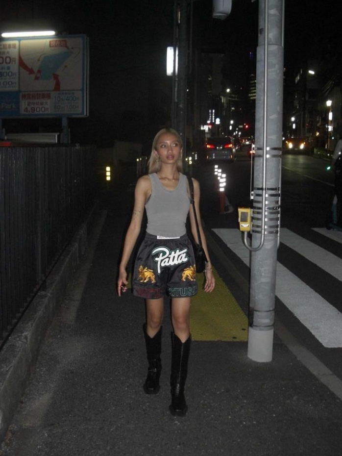 Entire Studios Women Cropped Tank Brunette - 24FW, Entire Studios Women Cropped Tank Washed Black - 24FW 착용 스타일 - 1