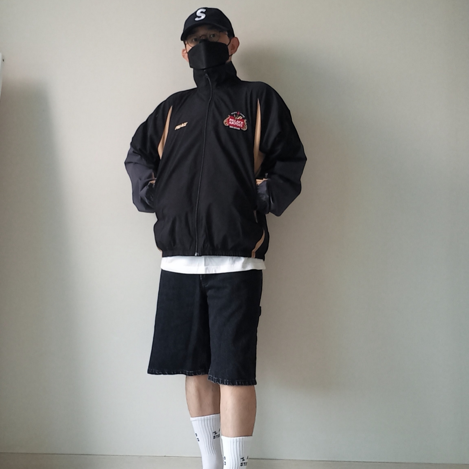 Palace x Stella Artois Light Court Jacket Black - 24SS, Supreme x Nike Denim Short Black - 24SS 착용 스타일 - 4