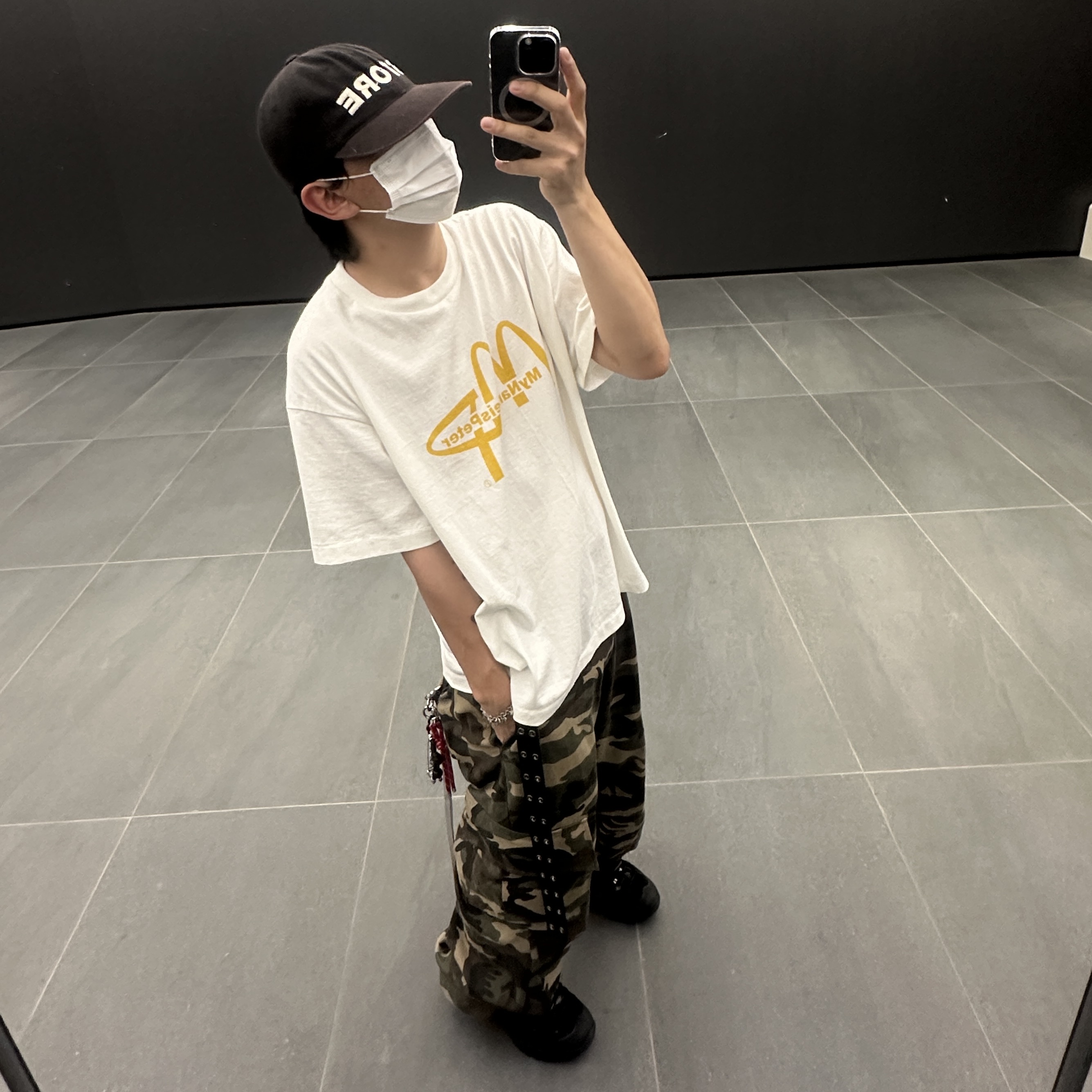 LOSTGARDEN x Kolon Sport Ton Black 착용 스타일