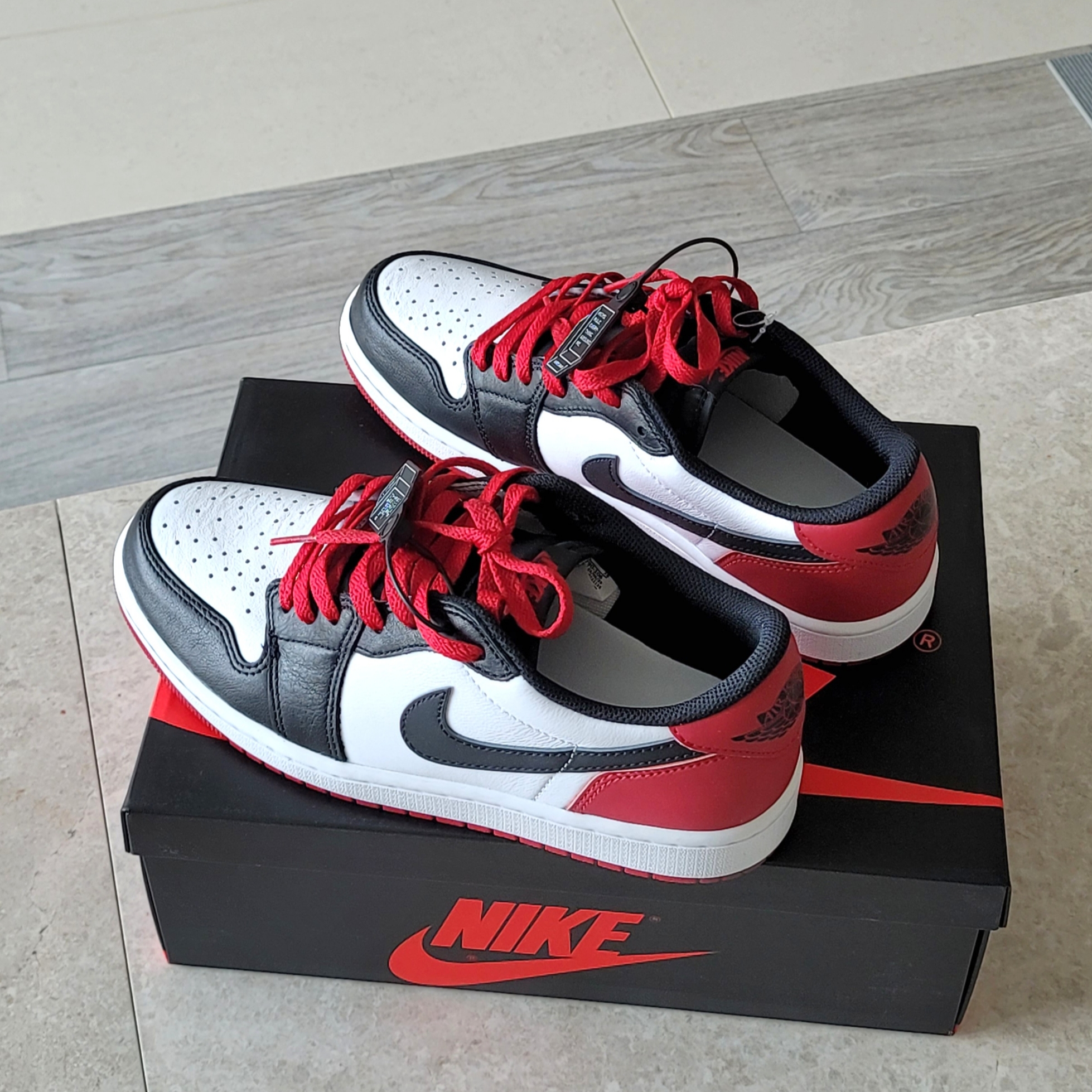 Jordan 1 Retro Low OG Black Toe 착용 스타일 - 2