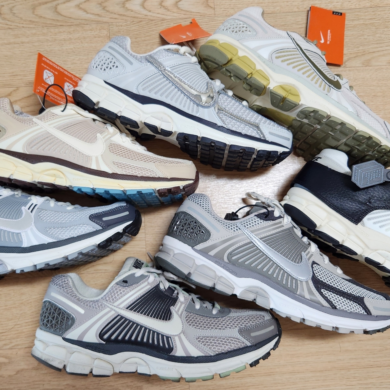 (W) Nike Zoom Vomero 5 Pure Platinum Metallic Silver, (W) Nike Zoom Vomero 5 Cobblestone and Flat Pewter 착용 스타일