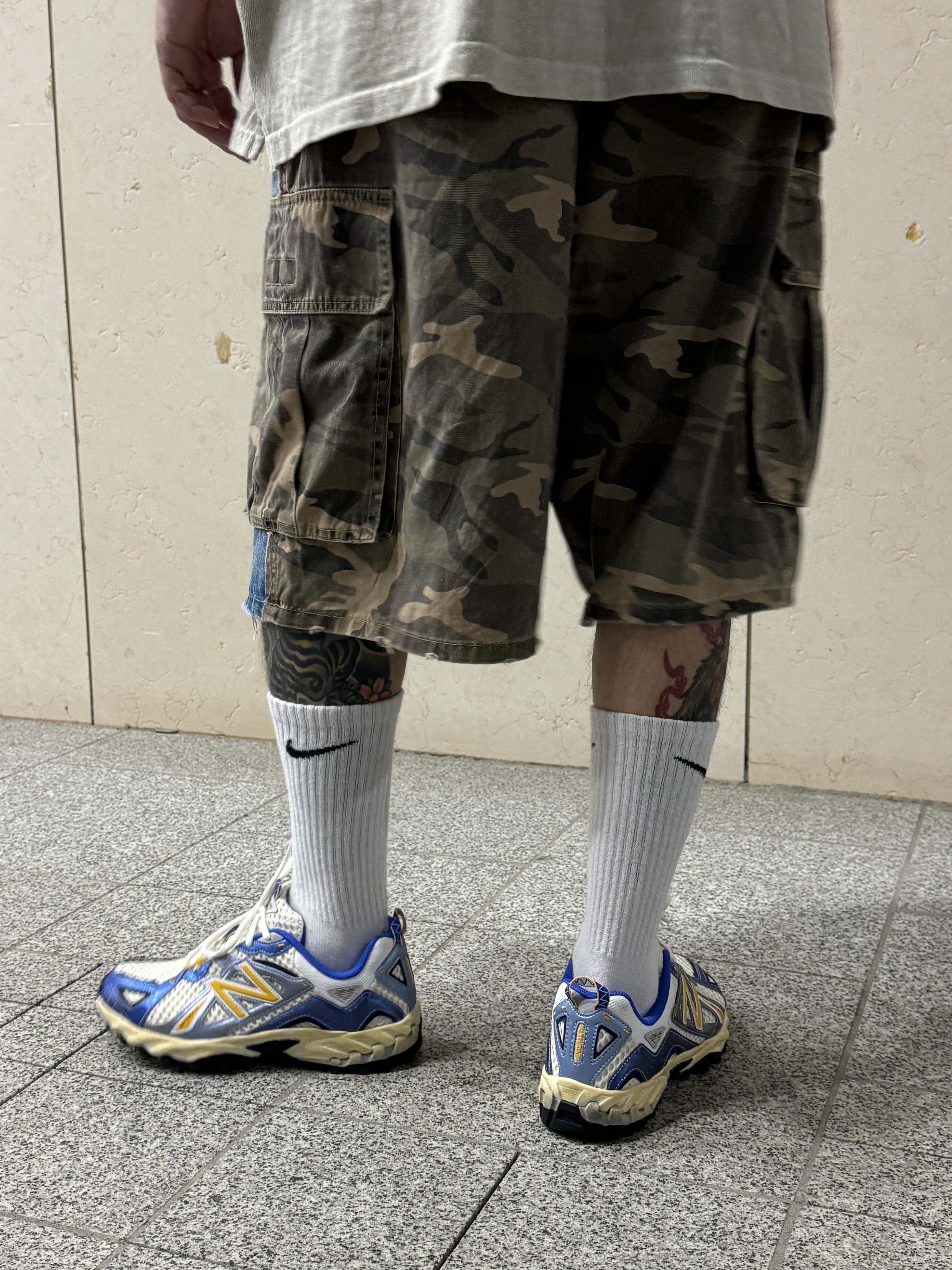 New Balance x Yeseyesee ML610 Atlantic Blue Varsity Gold, Supreme Coated Denim Camp Cap Black - 24SS 착용 스타일 - 4