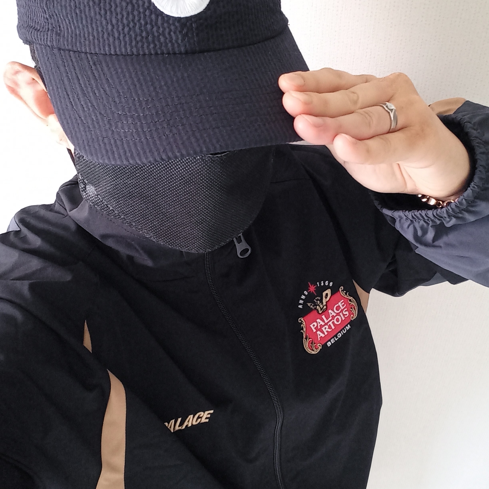 Palace x Stella Artois Light Court Jacket Black - 24SS 착용 스타일 - 1