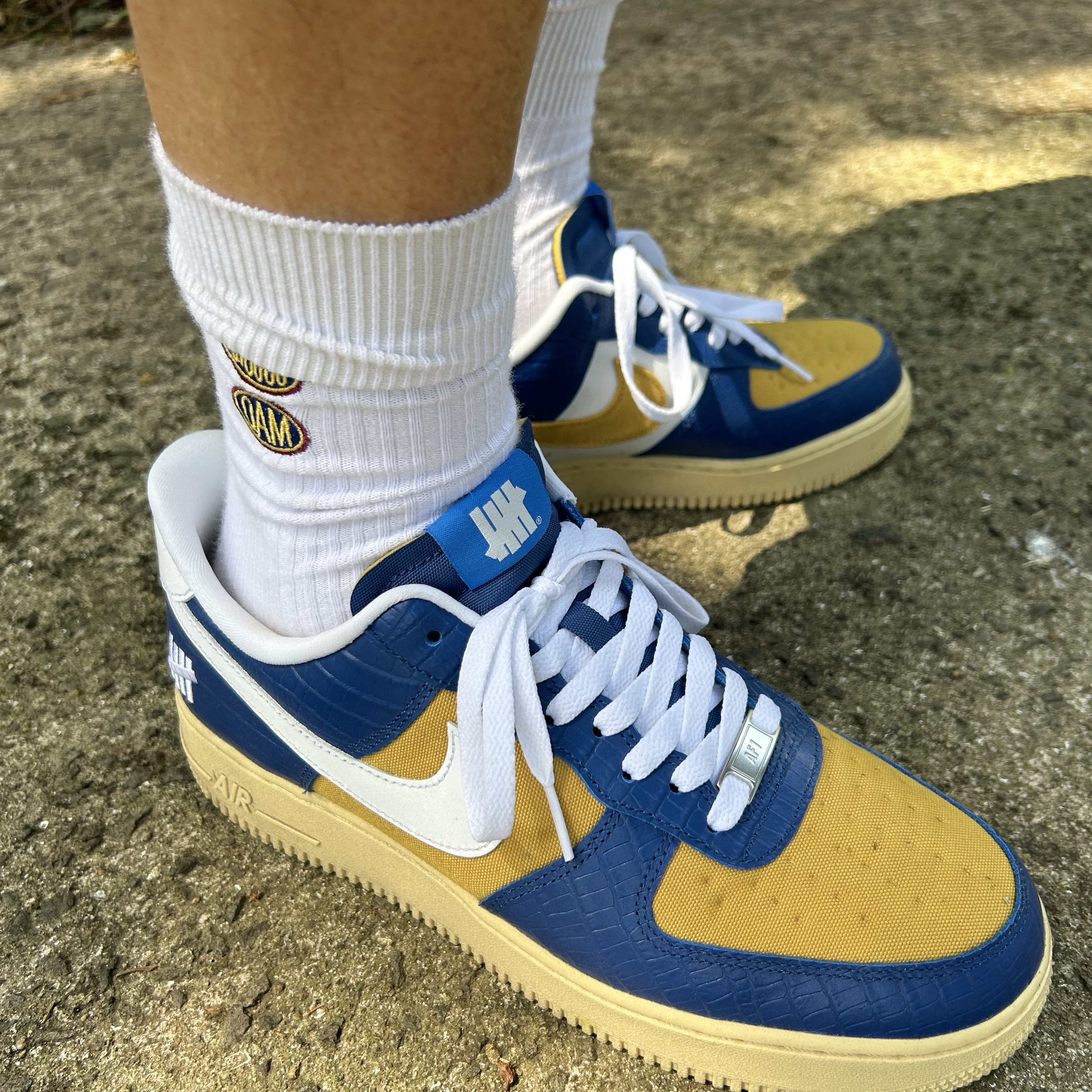 Nike x Undefeated Air Force 1 Low SP 5 On It Court Blue 착용 스타일 - 2