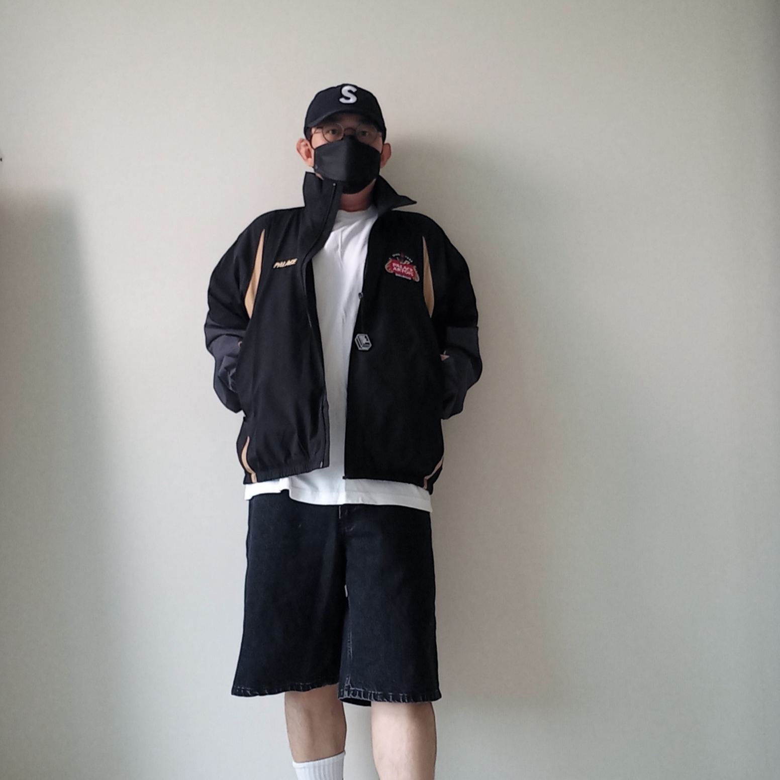 Palace x Stella Artois Light Court Jacket Black - 24SS, Supreme x Nike Denim Short Black - 24SS 착용 스타일 - 5