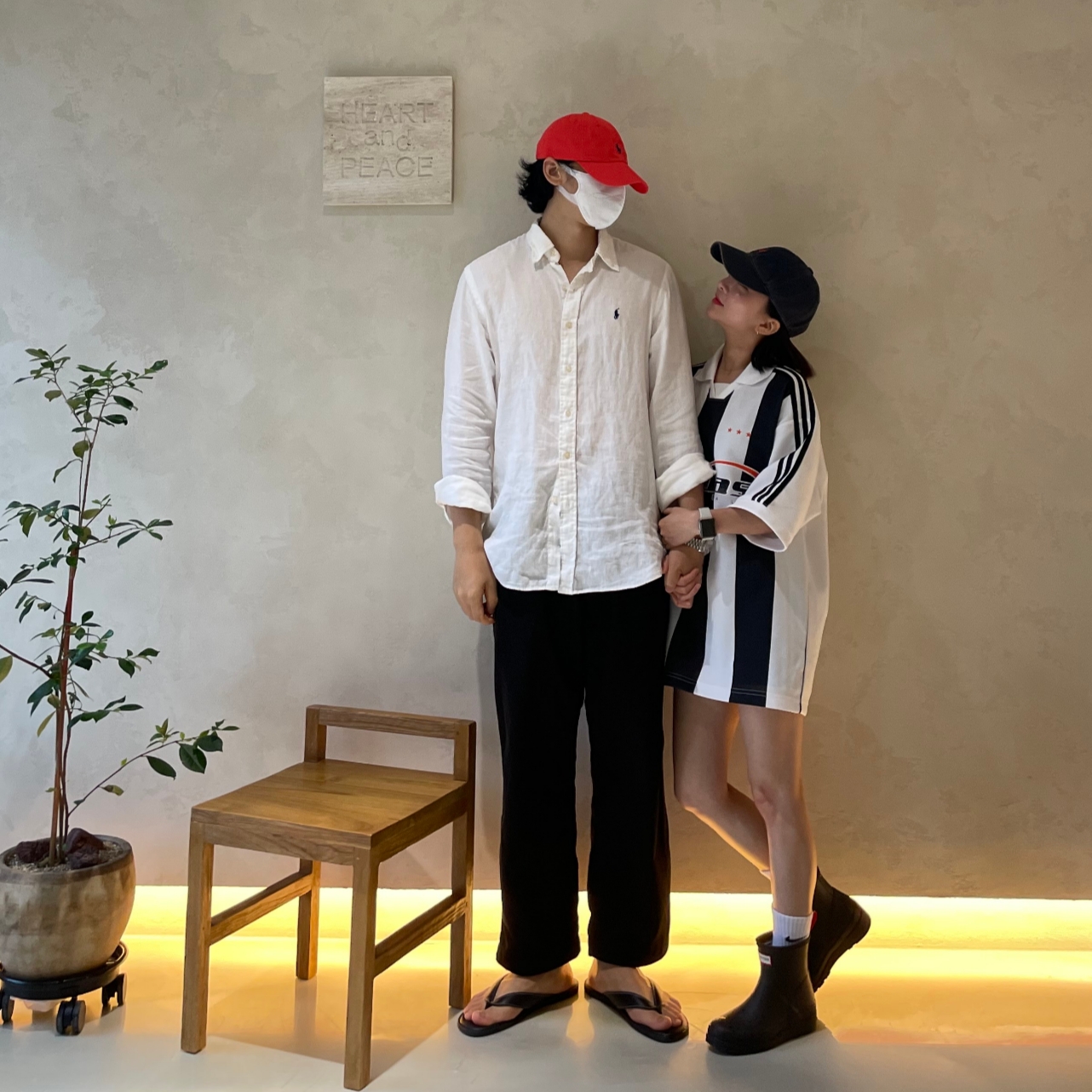 [30% 적립] Polo Ralph Lauren Classic Fit Garment Dyed Oxford Shirt White, (W) Hunter Play Short Rain Boots Black 착용 스타일