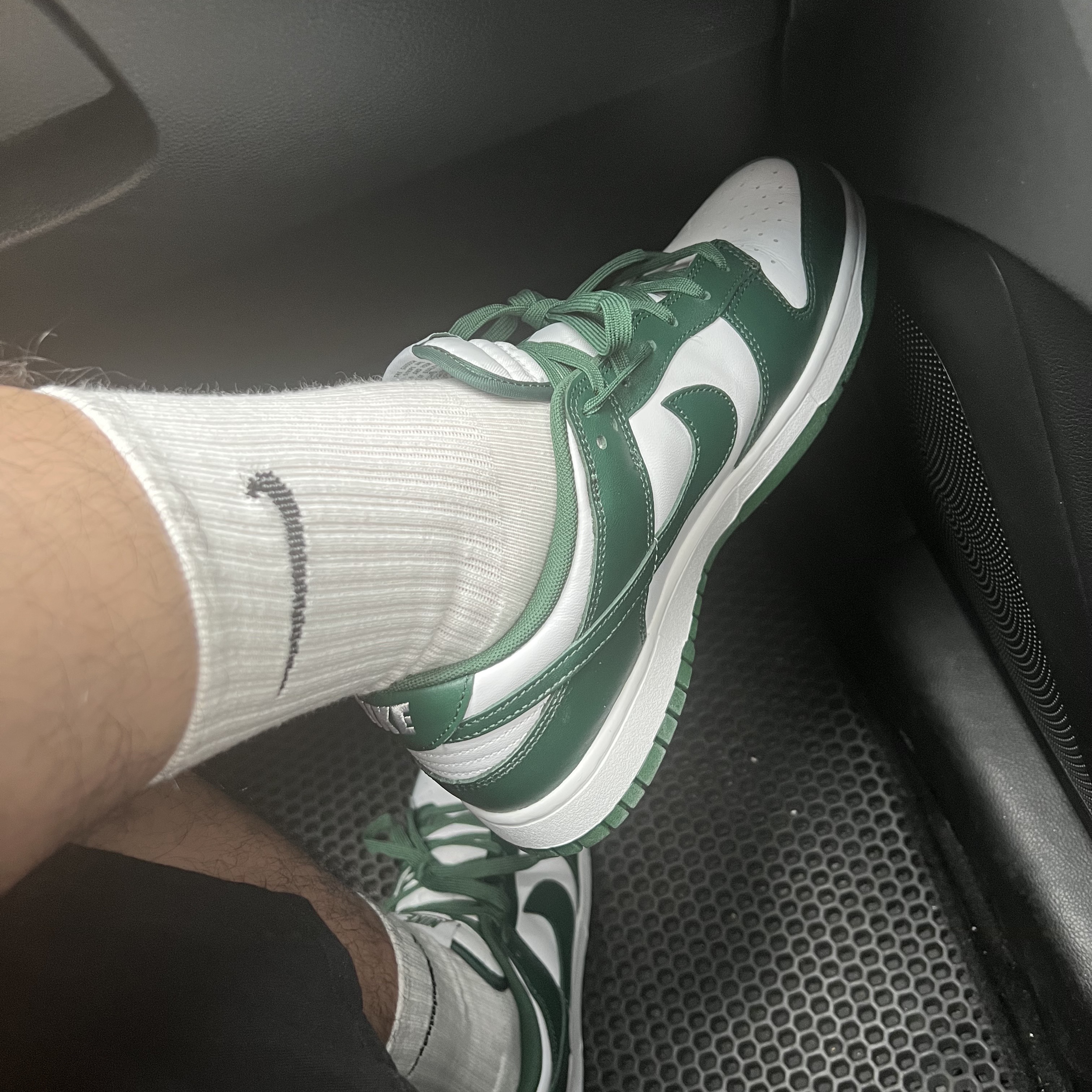 Nike Dunk Low Retro Varsity Green 착용 스타일