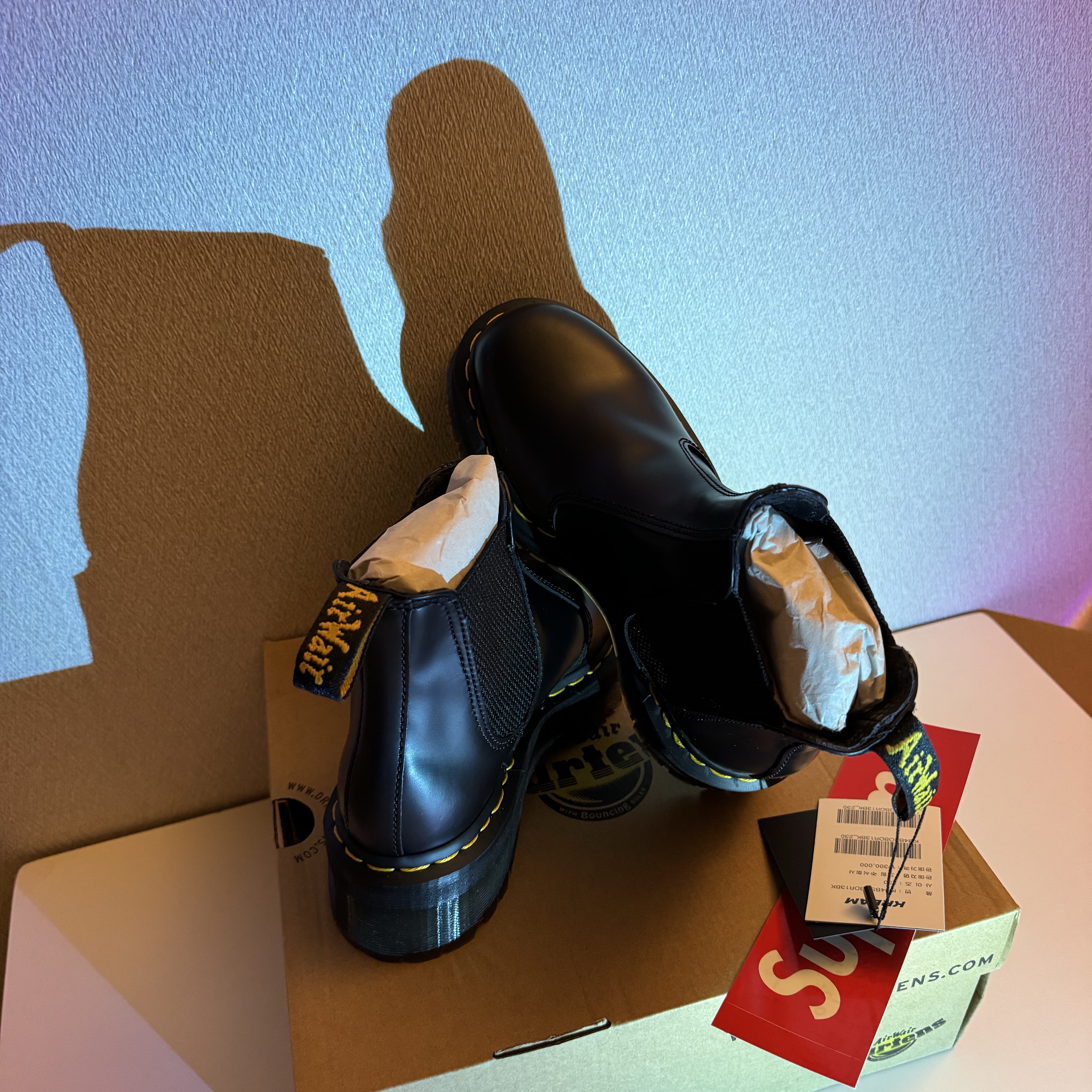 Dr. Martens Women 2976 Smooth Leather Platform Chelsea Boots Black 착용 스타일 - 2