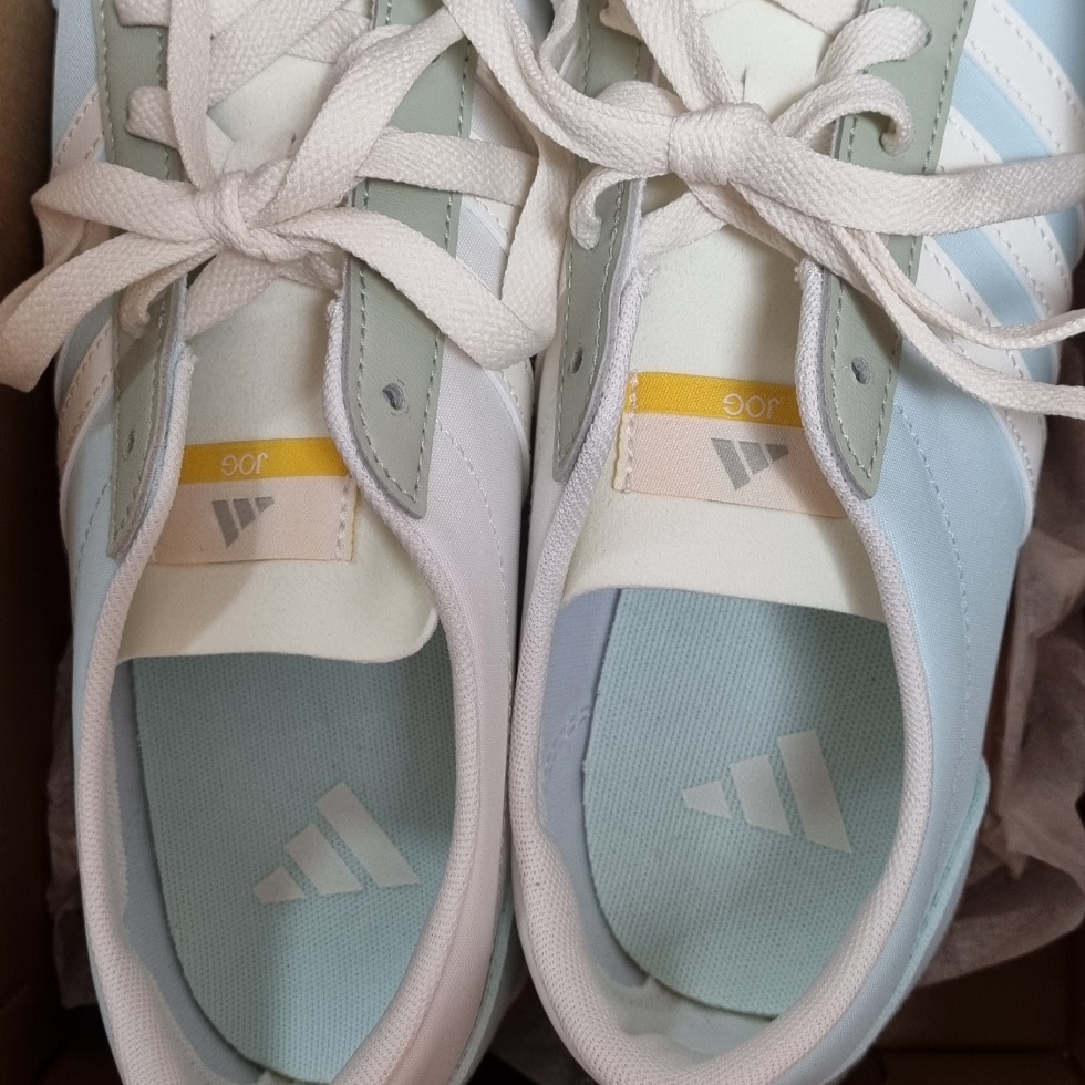 Adidas VS Jog 2.0 Almost Blue Off White 착용 스타일 - 2