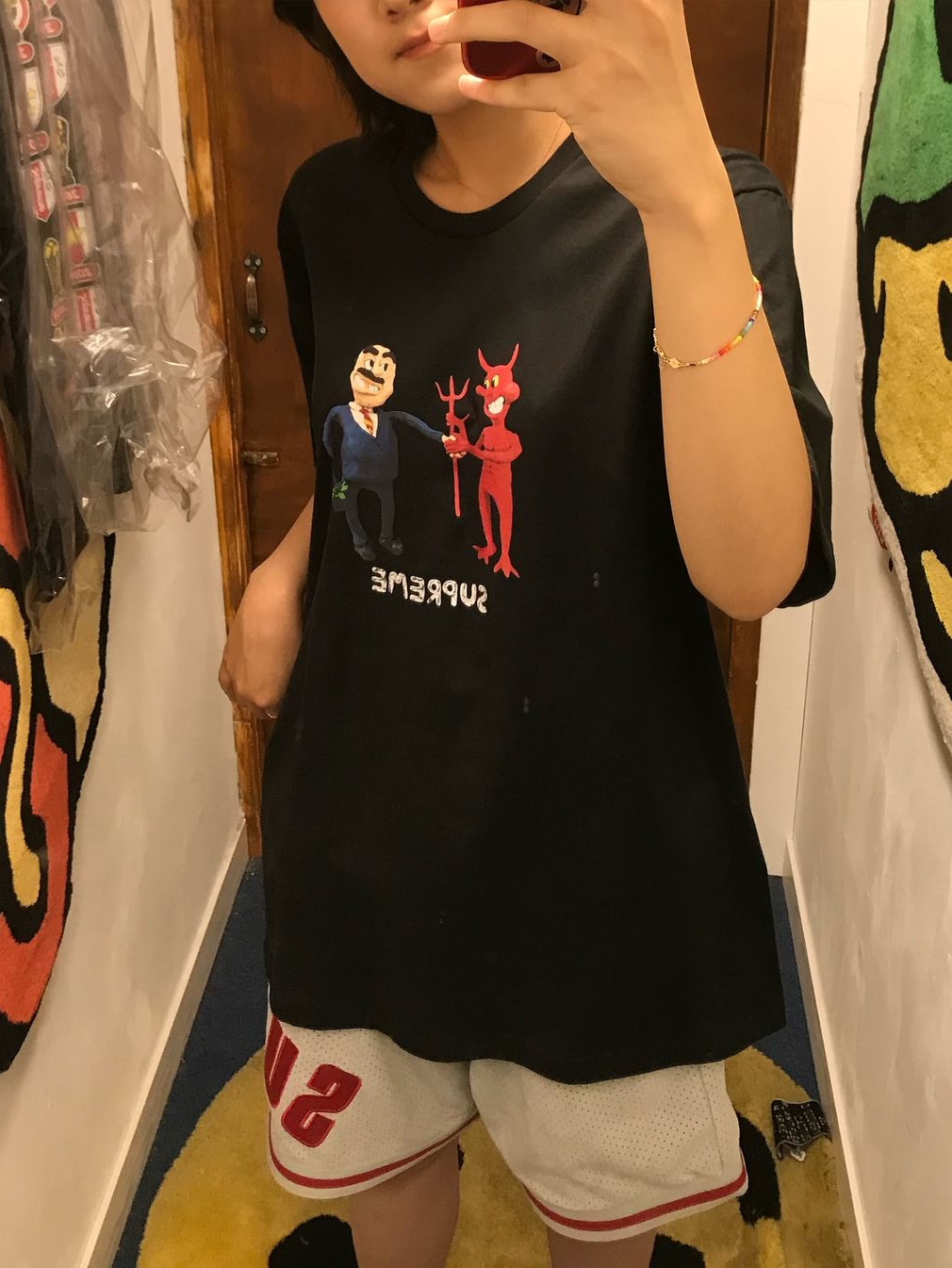 Supreme Ultrasuede Mesh Short Grey - 24SS, Supreme Business T-Shirt Black - 23SS 착용 스타일 - 3