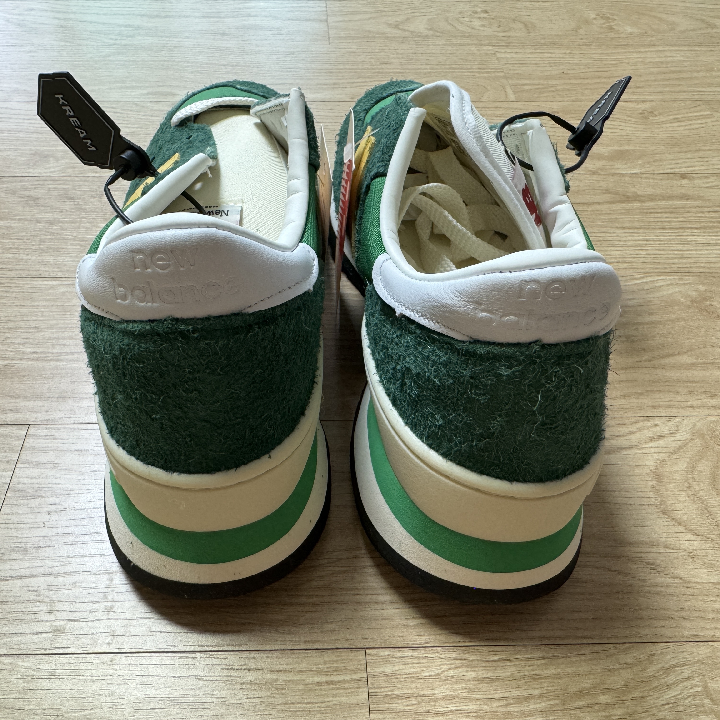 New Balance 990v1 Made in USA Green Gold 착용 스타일 - 3