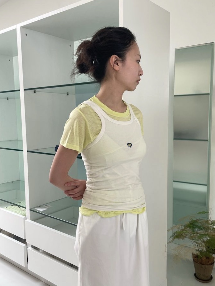Baserange Women Heart Tank Undyed, Baserange Women Heart Tank Black 착용 스타일 - 1