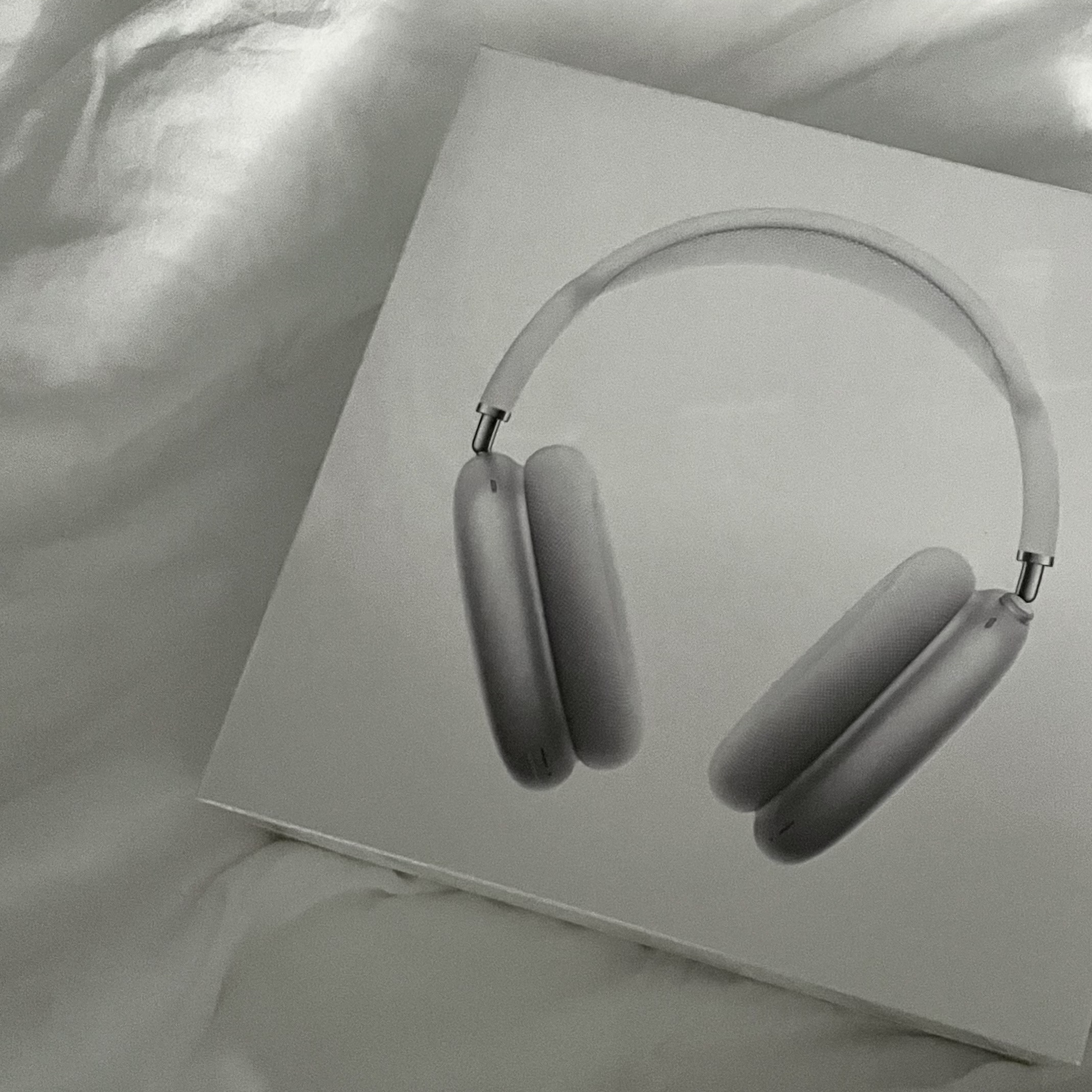 Apple AirPods Max Lightning Silver (Korean Ver.) 착용 스타일 - 4