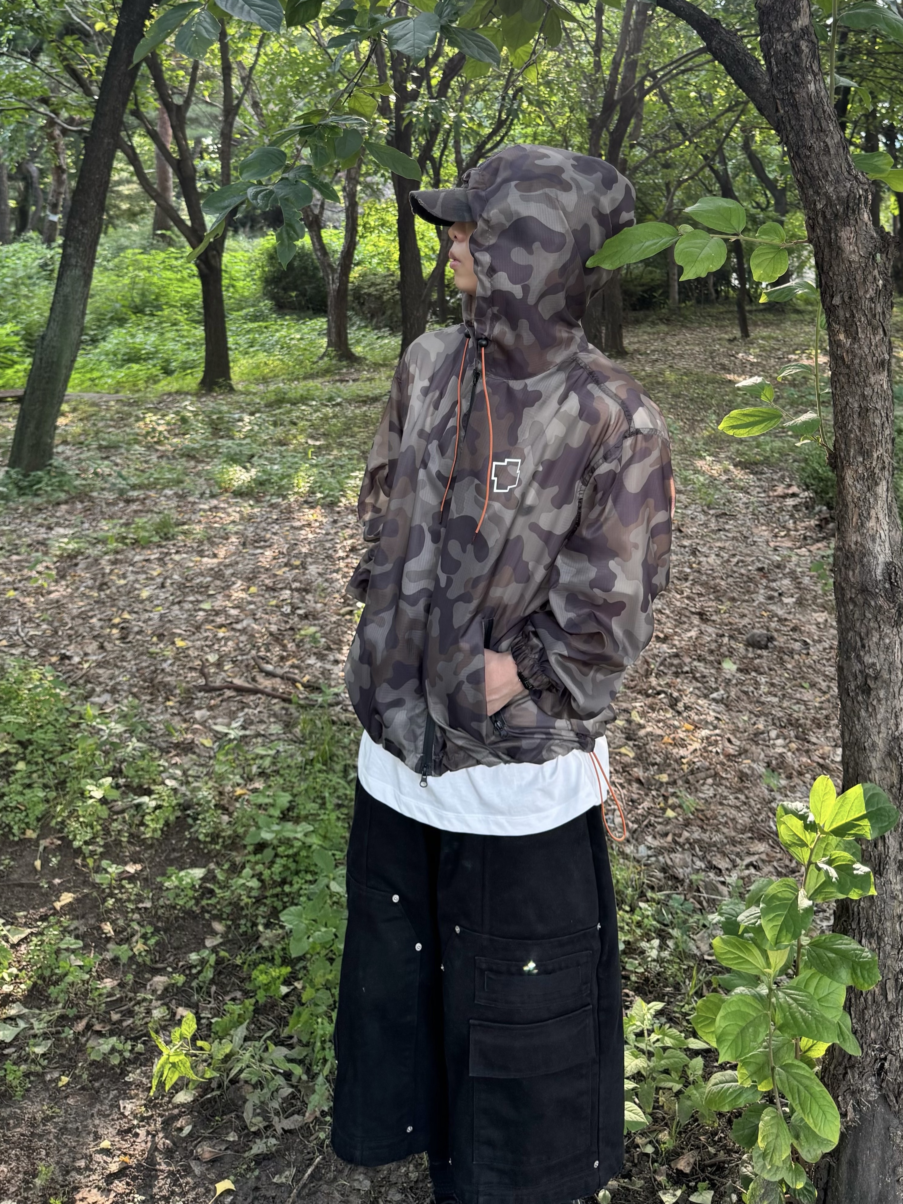 Nos Couleurs x Koin Rivet Carpenter Shorts Black, Balenciaga Defender Sneakers Black 착용 스타일 - 1