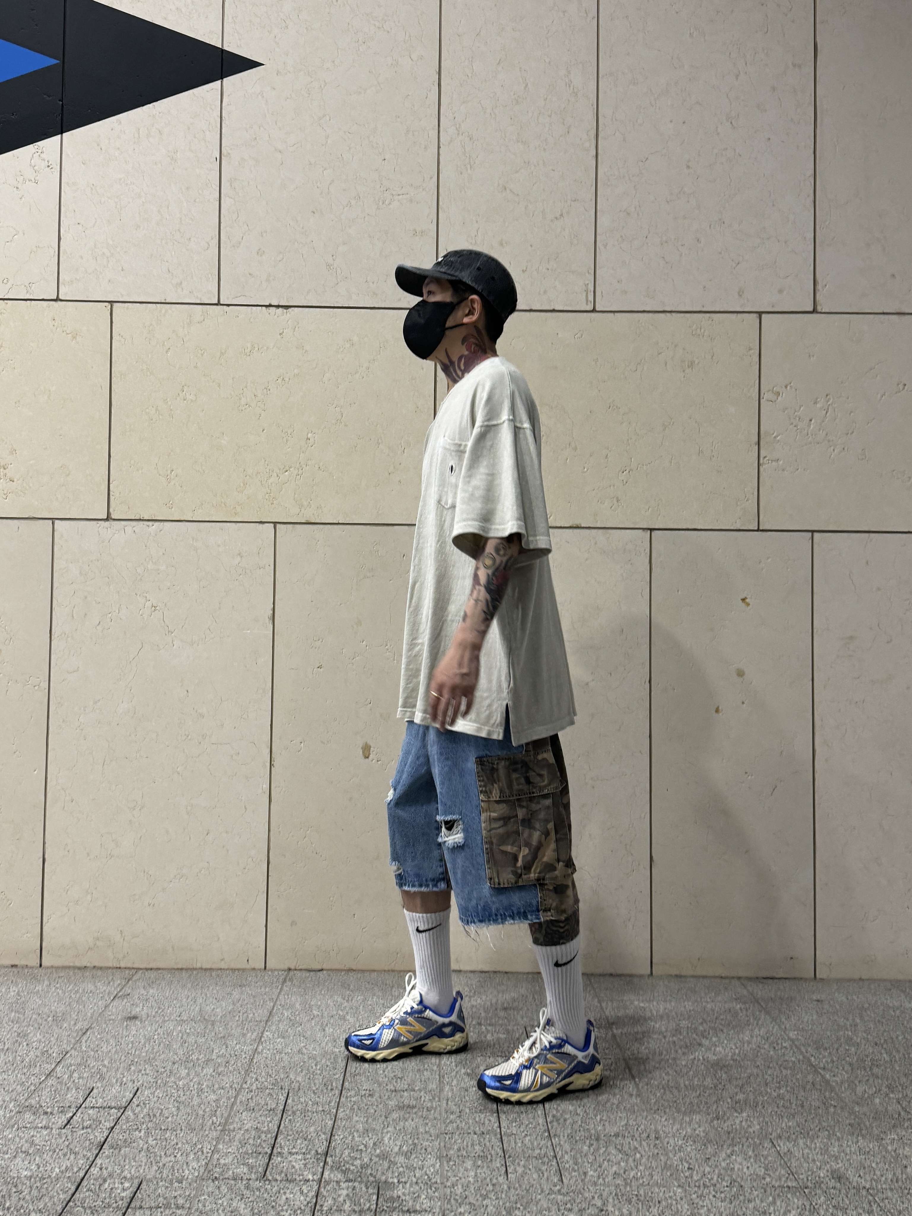 New Balance x Yeseyesee ML610 Atlantic Blue Varsity Gold, Supreme Coated Denim Camp Cap Black - 24SS 착용 스타일 - 1