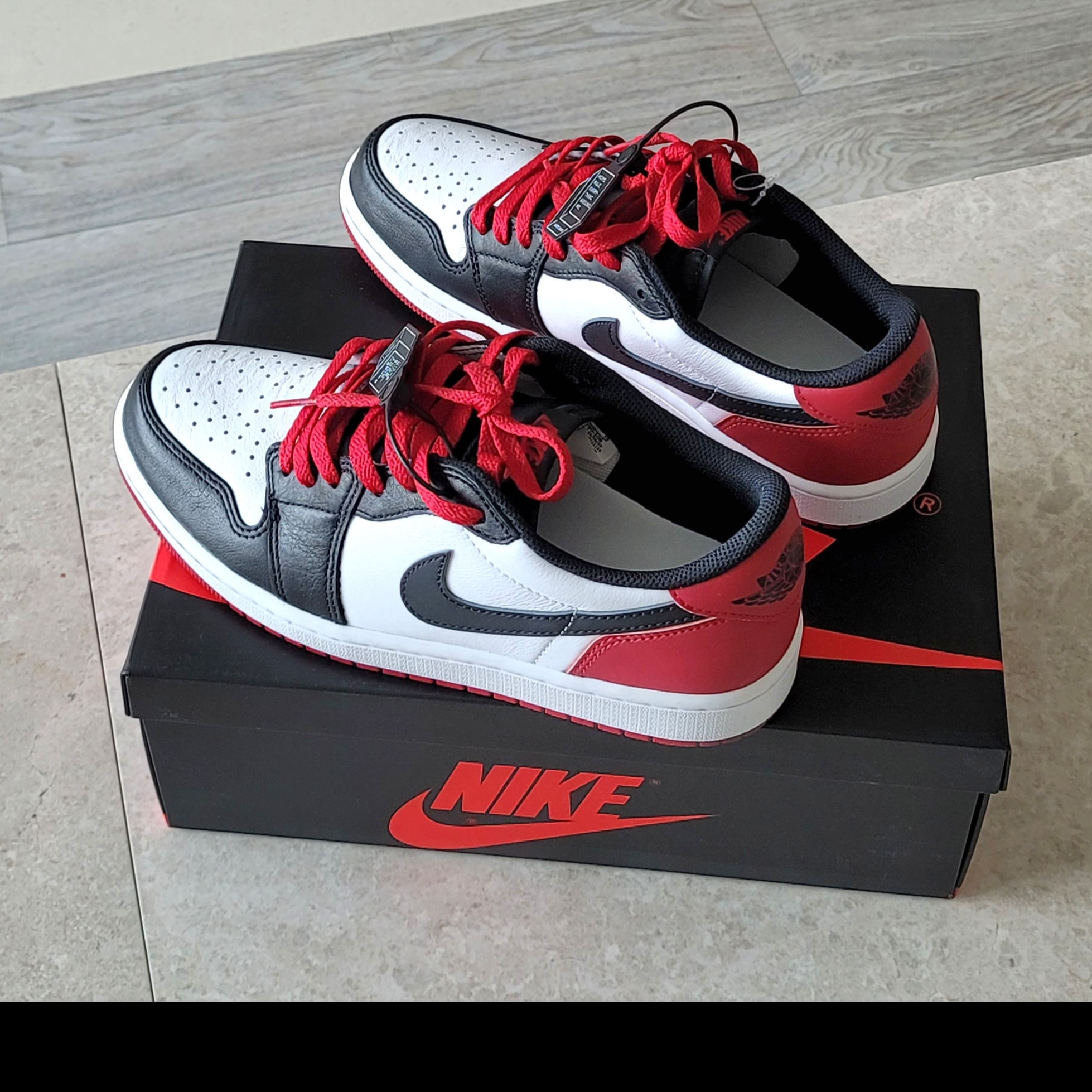 Jordan 1 Retro Low OG Black Toe 착용 스타일 - 5