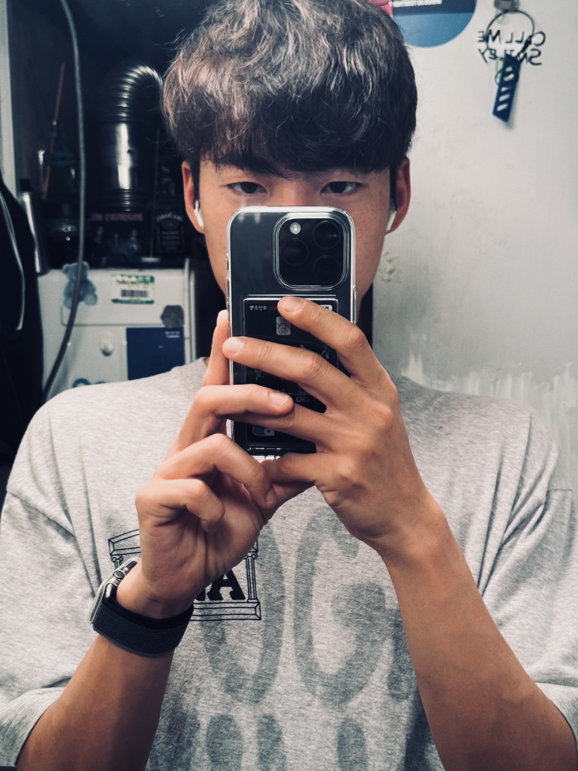 Apple iPhone 15 Pro 256GB Black Titanium (Korean Ver.) 착용 스타일