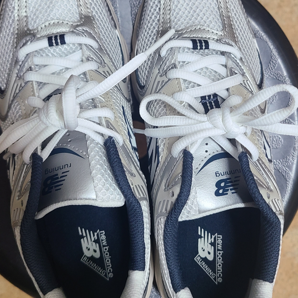 New Balance 530 Steel Grey 착용 스타일