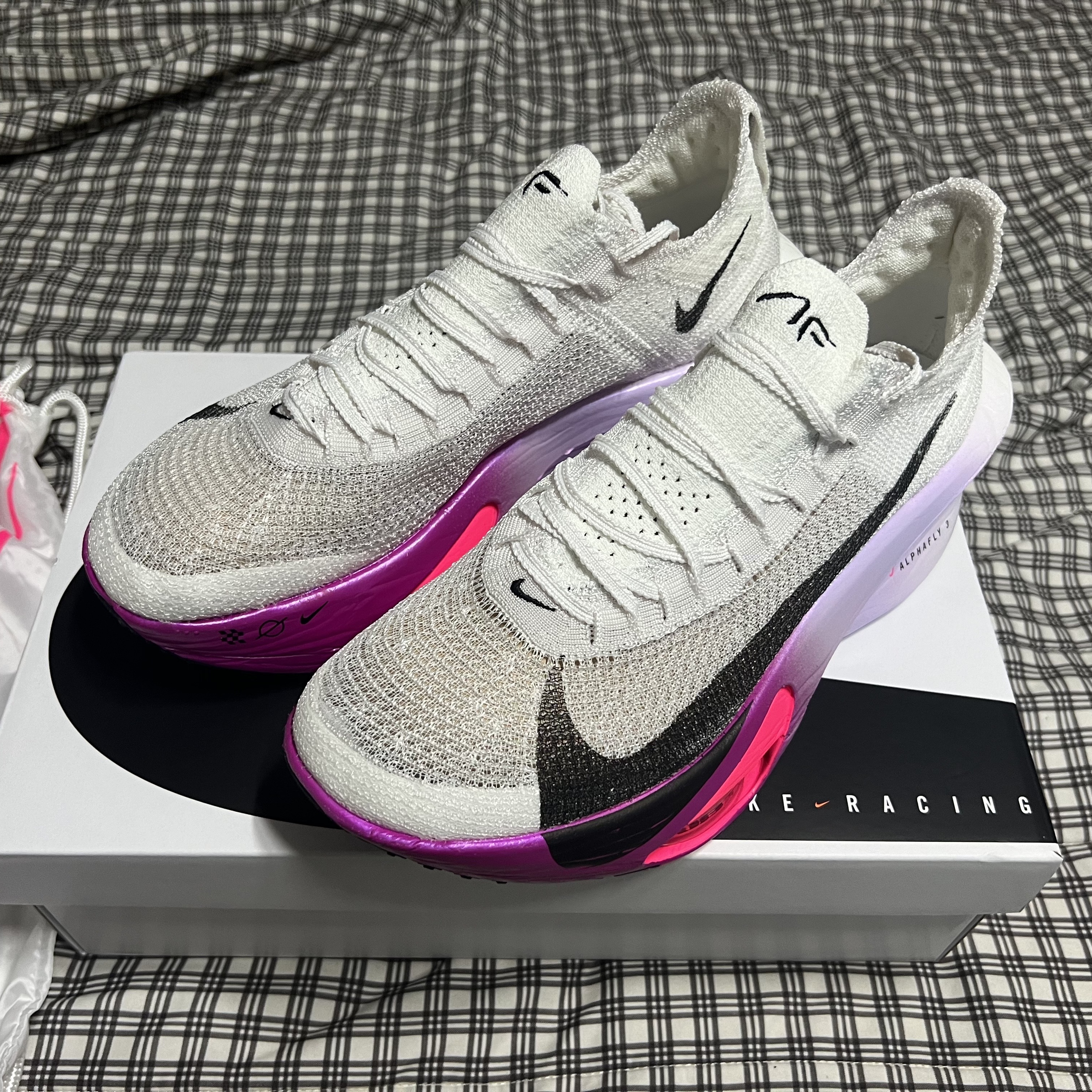 Nike Air Zoom Alphafly Next% 3 Hyper Pink 착용 스타일 - 1