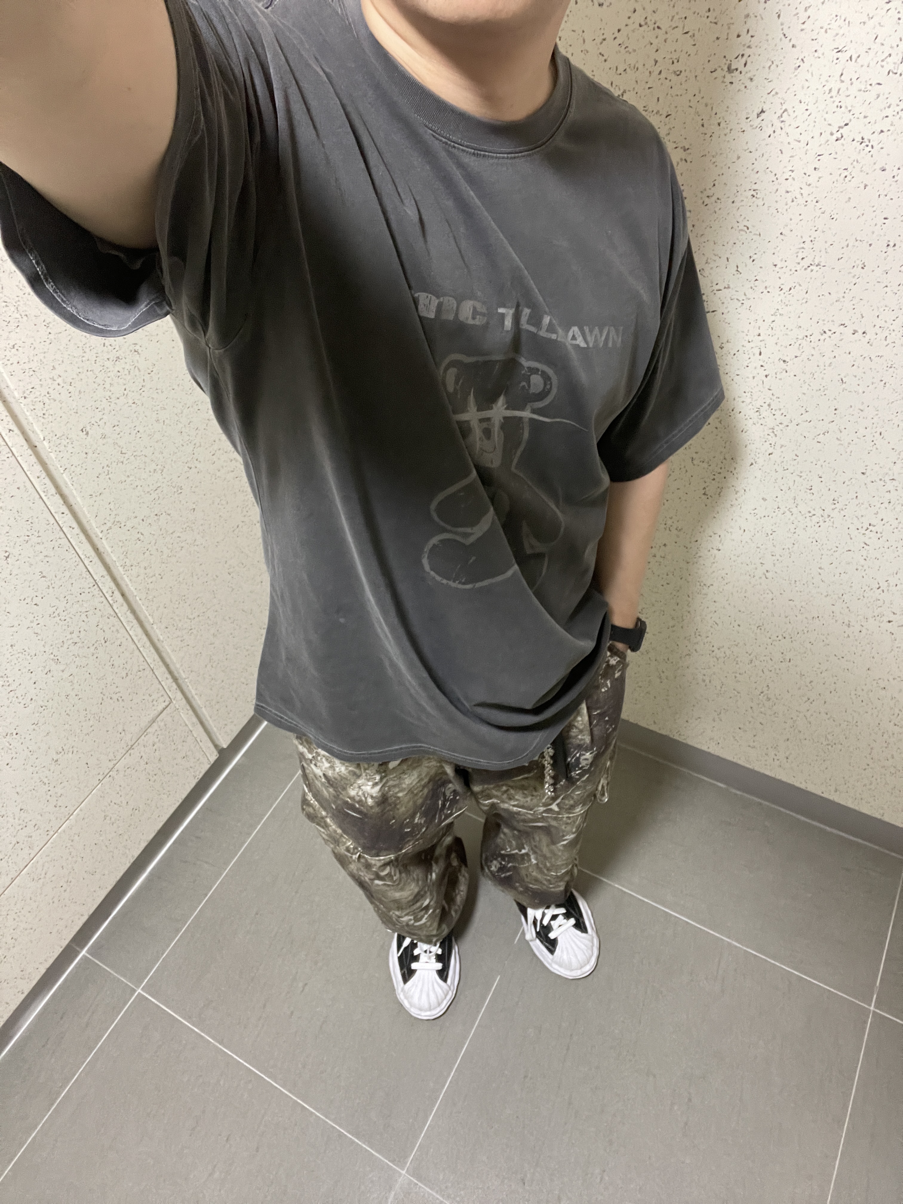 Maison Mihara Yasuhiro Blakey OG Sole Leather Low-top Sneakers Black 착용 스타일 - 1
