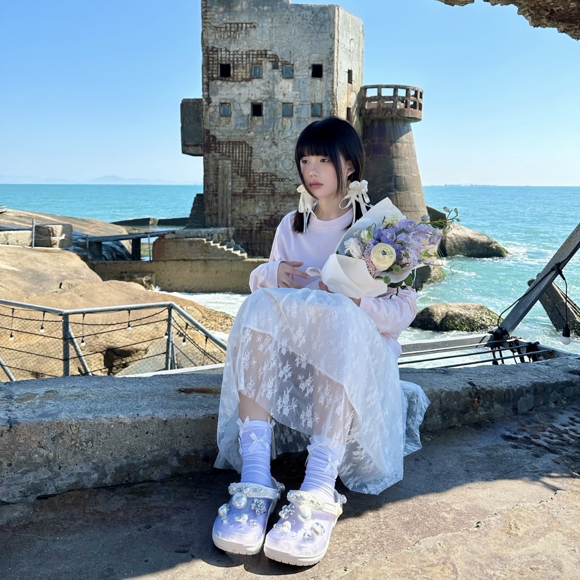 (W) Crocs x Simone Rocha Classic Clog Translucent 착용 스타일