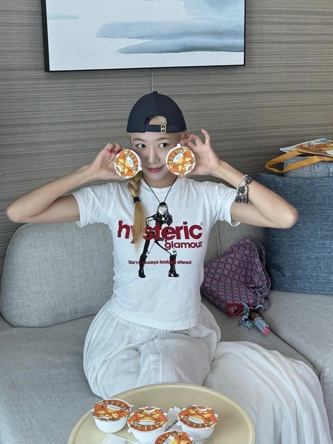 Hysteric Glamour x Vampirella Flame Logo T-Shirt White, (W) Hysteric Glamour Sweet Sounds Chibi T-Shirt White 착용 스타일 - 2