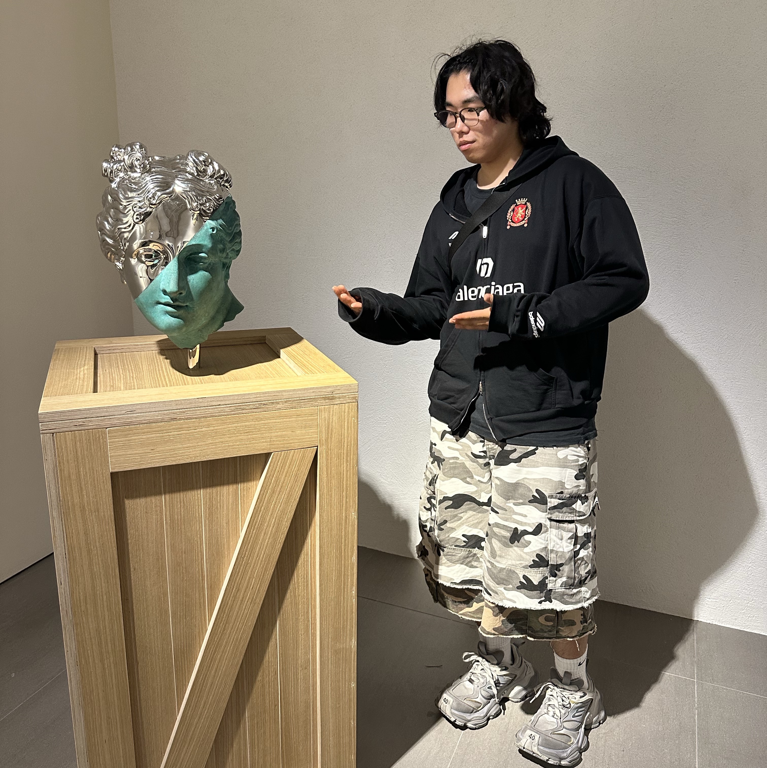 Balenciaga Soccer Series Seoul Soccer Zip-Up Medium Fit Hoodie Black, Project G/R x MFM333. Layered Skirt Camo Cargo Shorts Multi Camo 착용 스타일 - 5