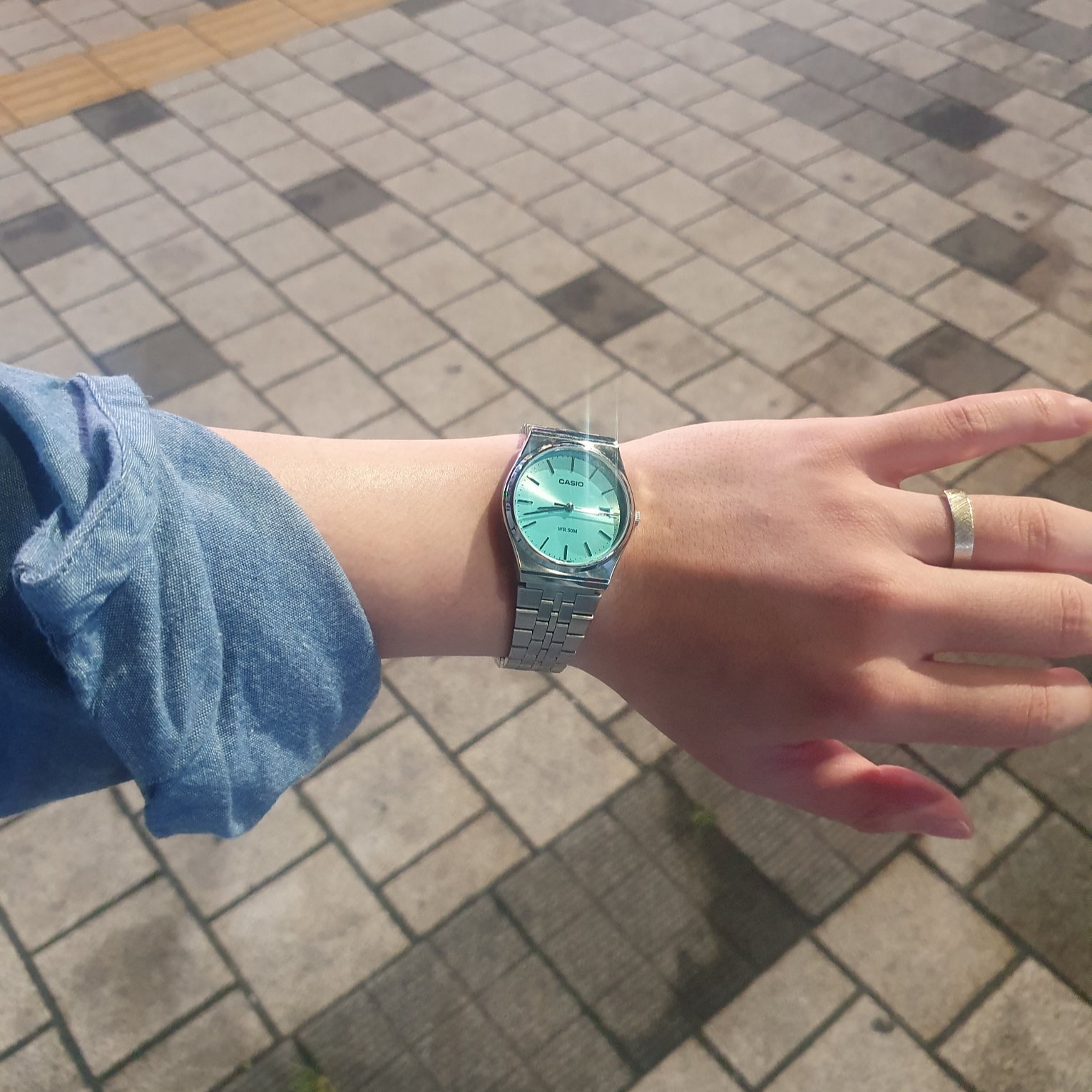 Casio MTP-B145D-2A1V 착용 스타일