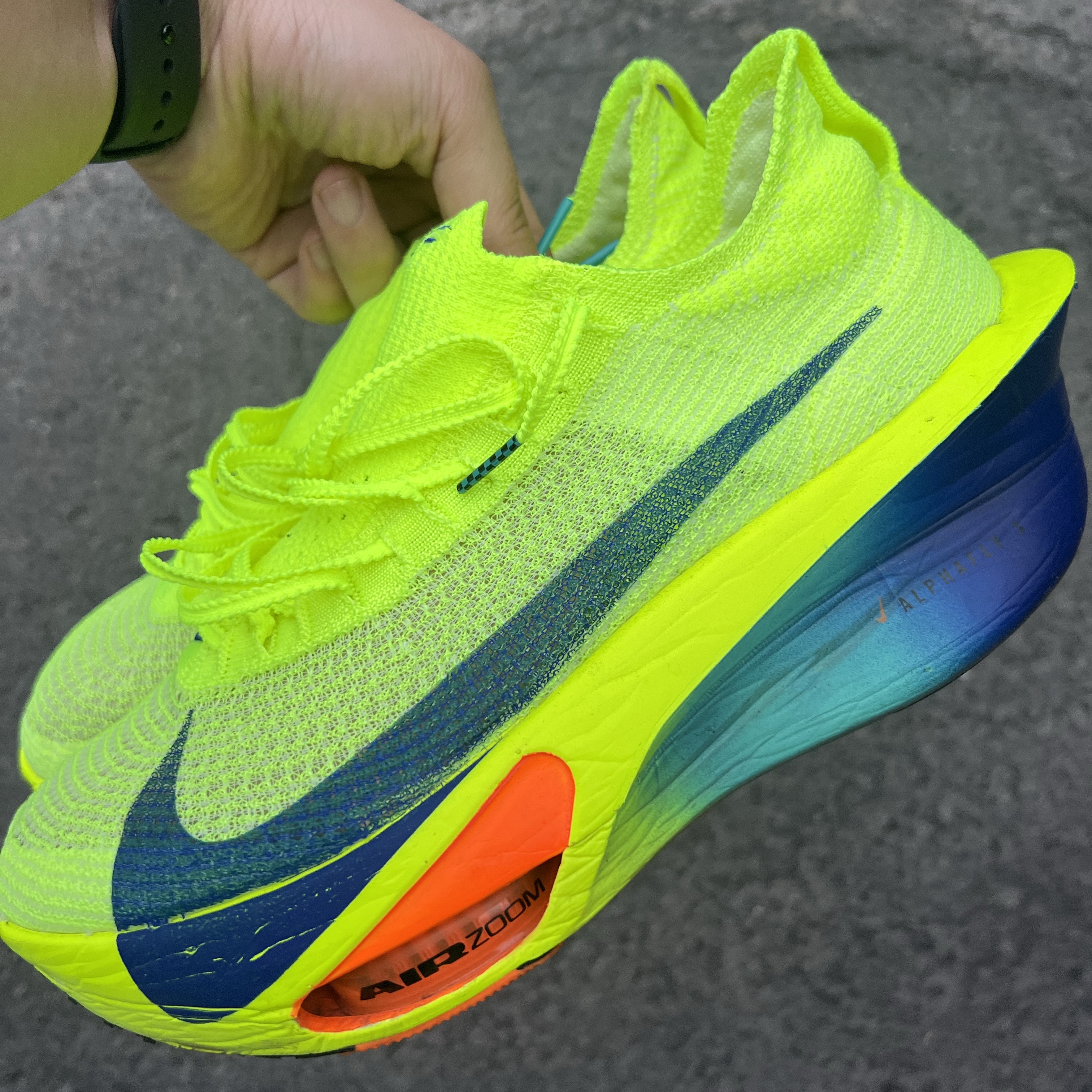 Nike Air Zoom Alphafly Next% 3 Volt 착용 스타일 - 4