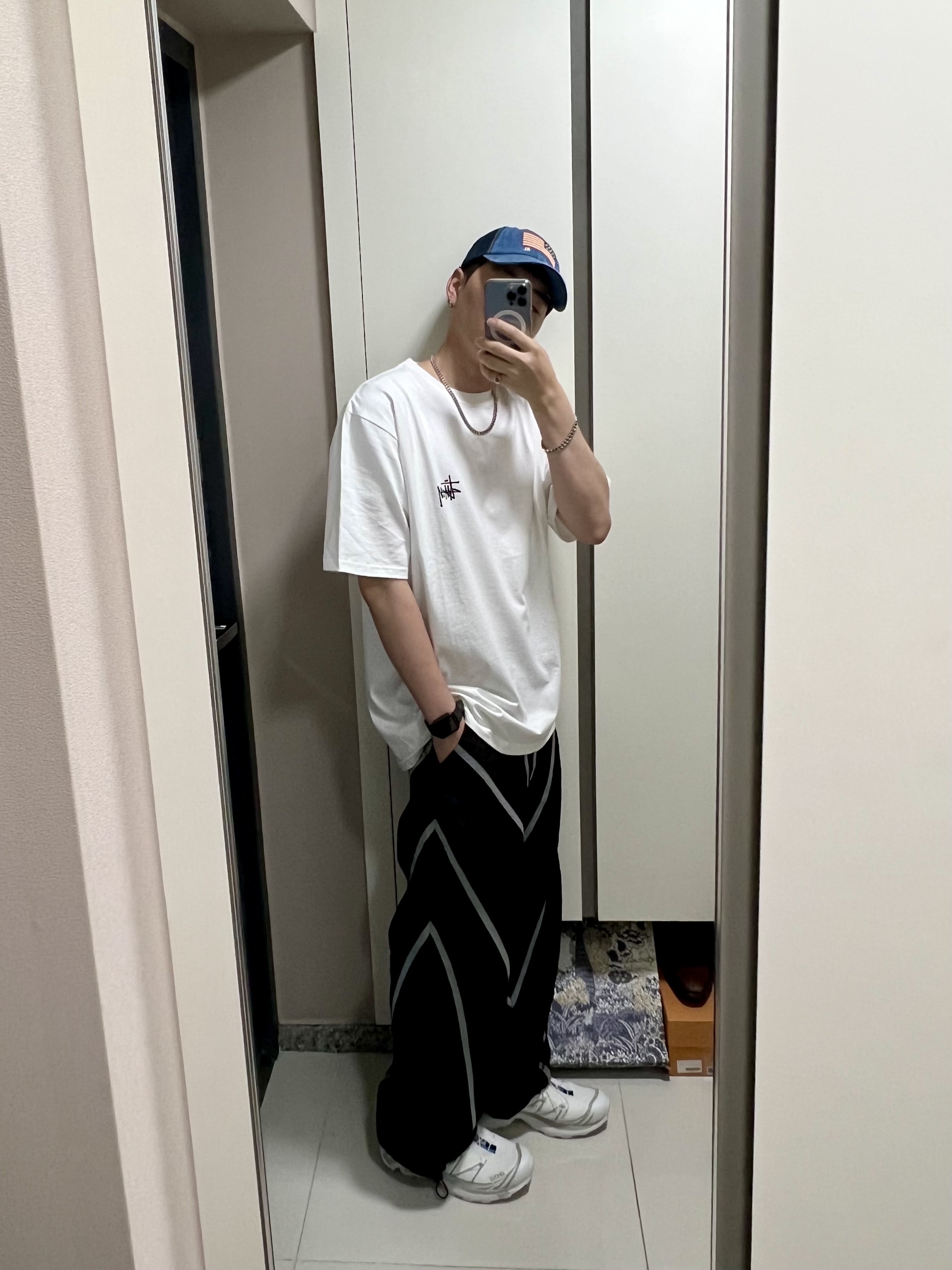 Salomon XT-6 ADV White, Stussy Basic Stussy T-Shirt White 2024, 2025 착용 스타일 - 2