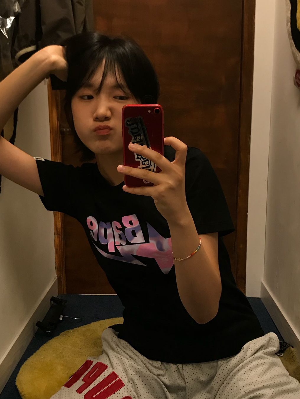 Supreme Ultrasuede Mesh Short Grey - 24SS, Supreme Business T-Shirt Black - 23SS 착용 스타일 - 1