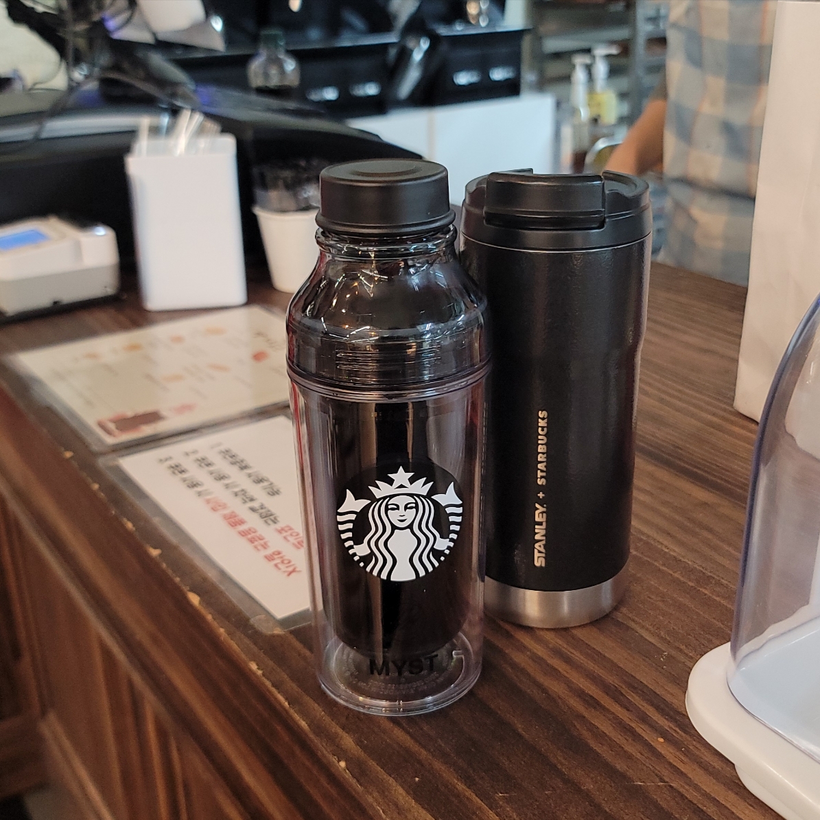 Starbucks x Fragment Double Wall Sunny Bottle Black 473ml 착용 스타일 - 1