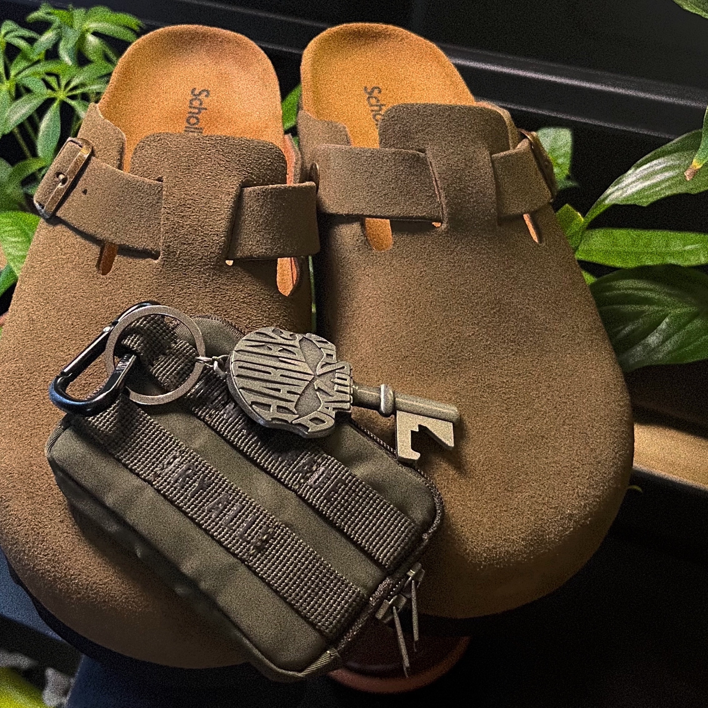 Human Made Military Card Case Olive Drab 착용 스타일