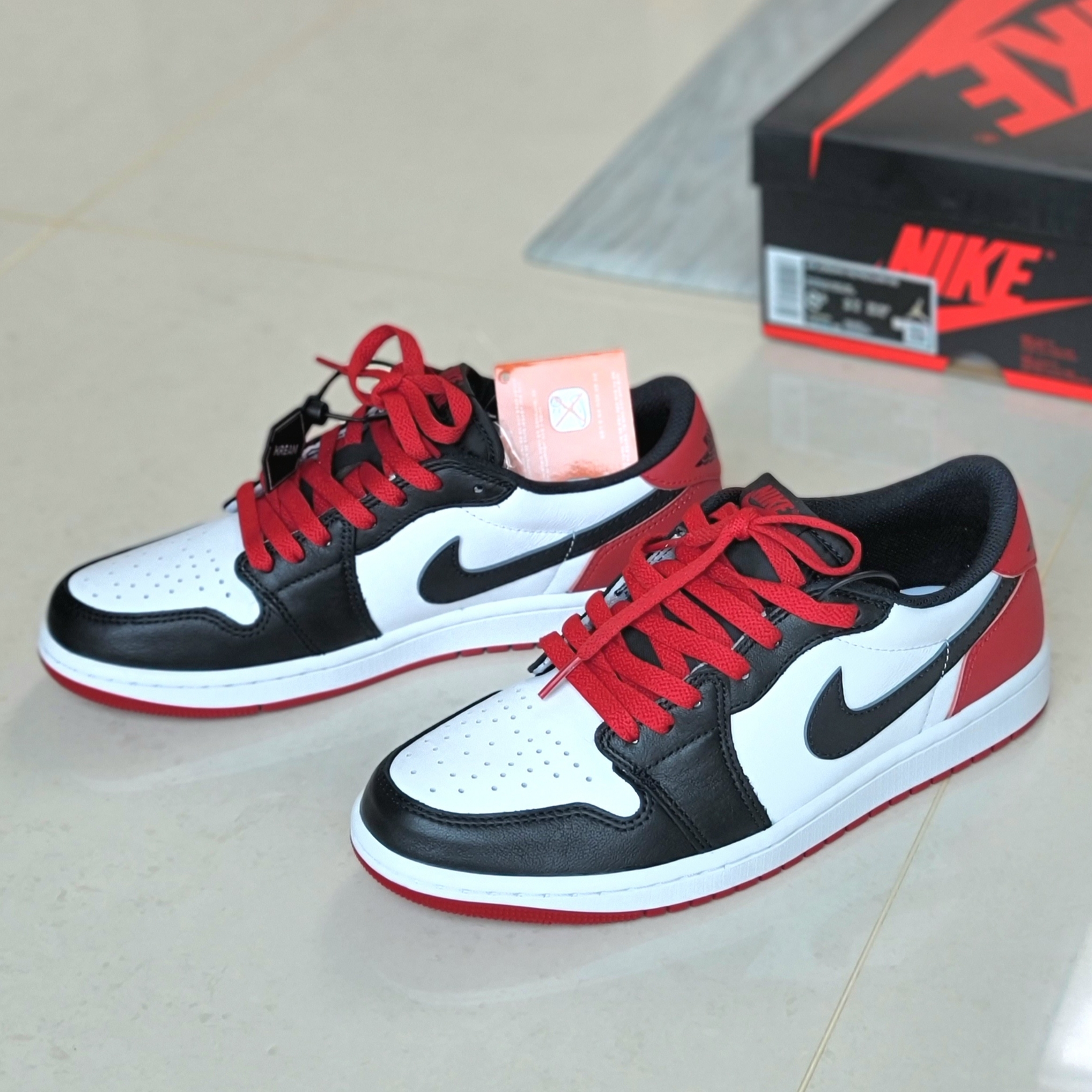 Jordan 1 Retro Low OG Black Toe 착용 스타일 - 7