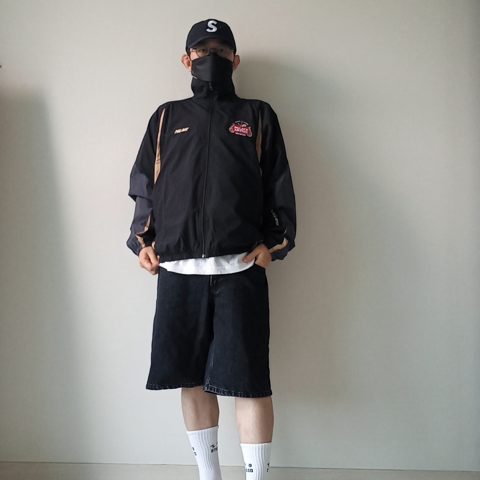 Palace x Stella Artois Light Court Jacket Black - 24SS, Supreme x Nike Denim Short Black - 24SS 착용 스타일 - 3