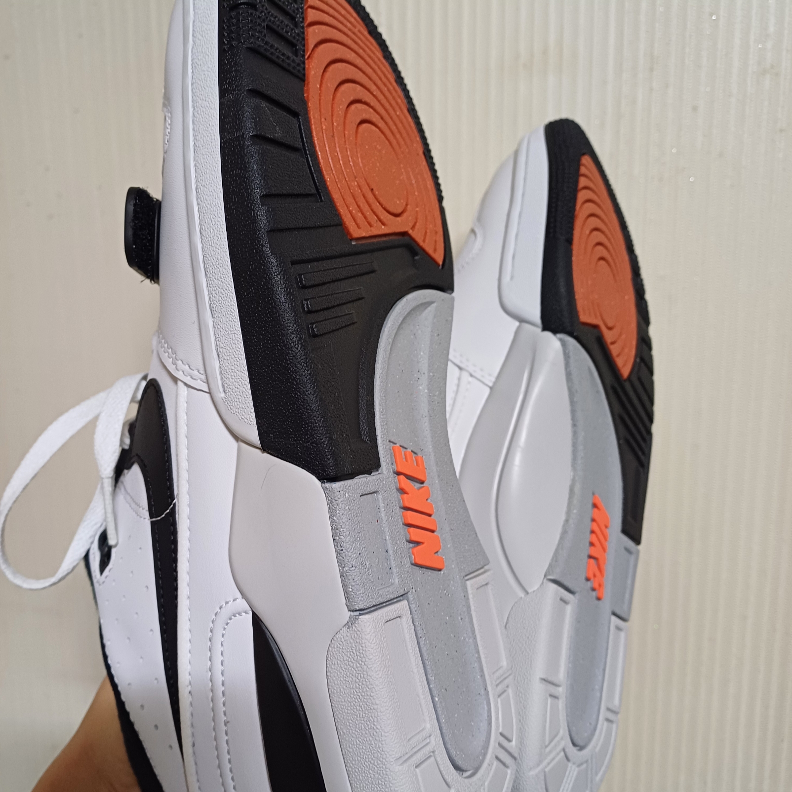 Nike x Billie Eilish Air Alpha Force 88 Black and White 착용 스타일 - 3