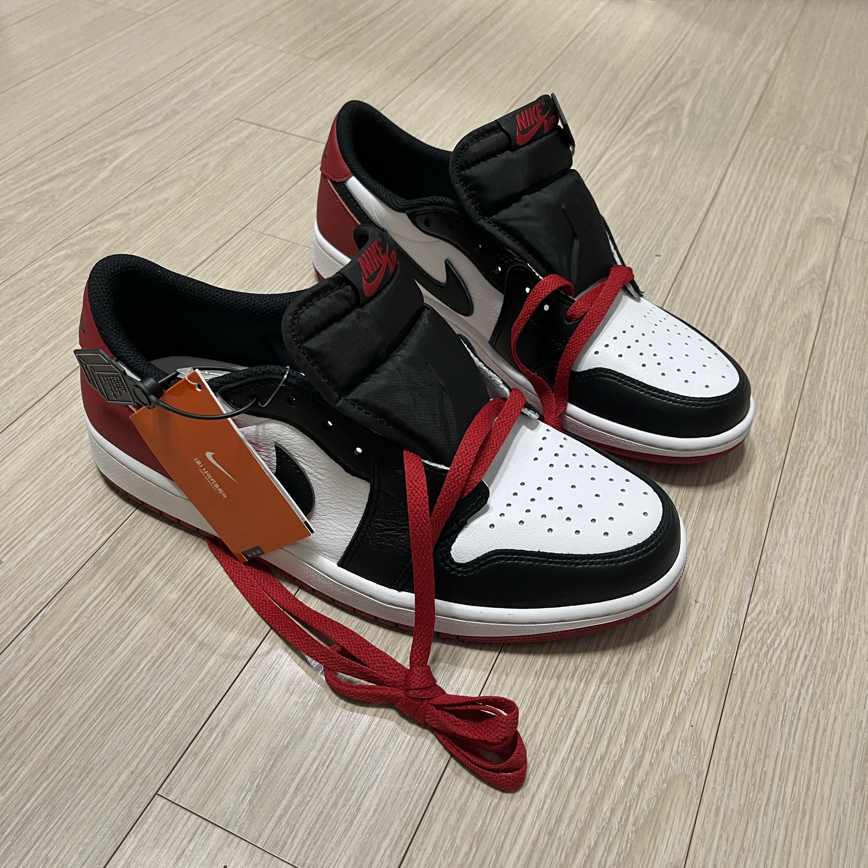 Jordan 1 Retro Low OG Black Toe 착용 스타일 - 2