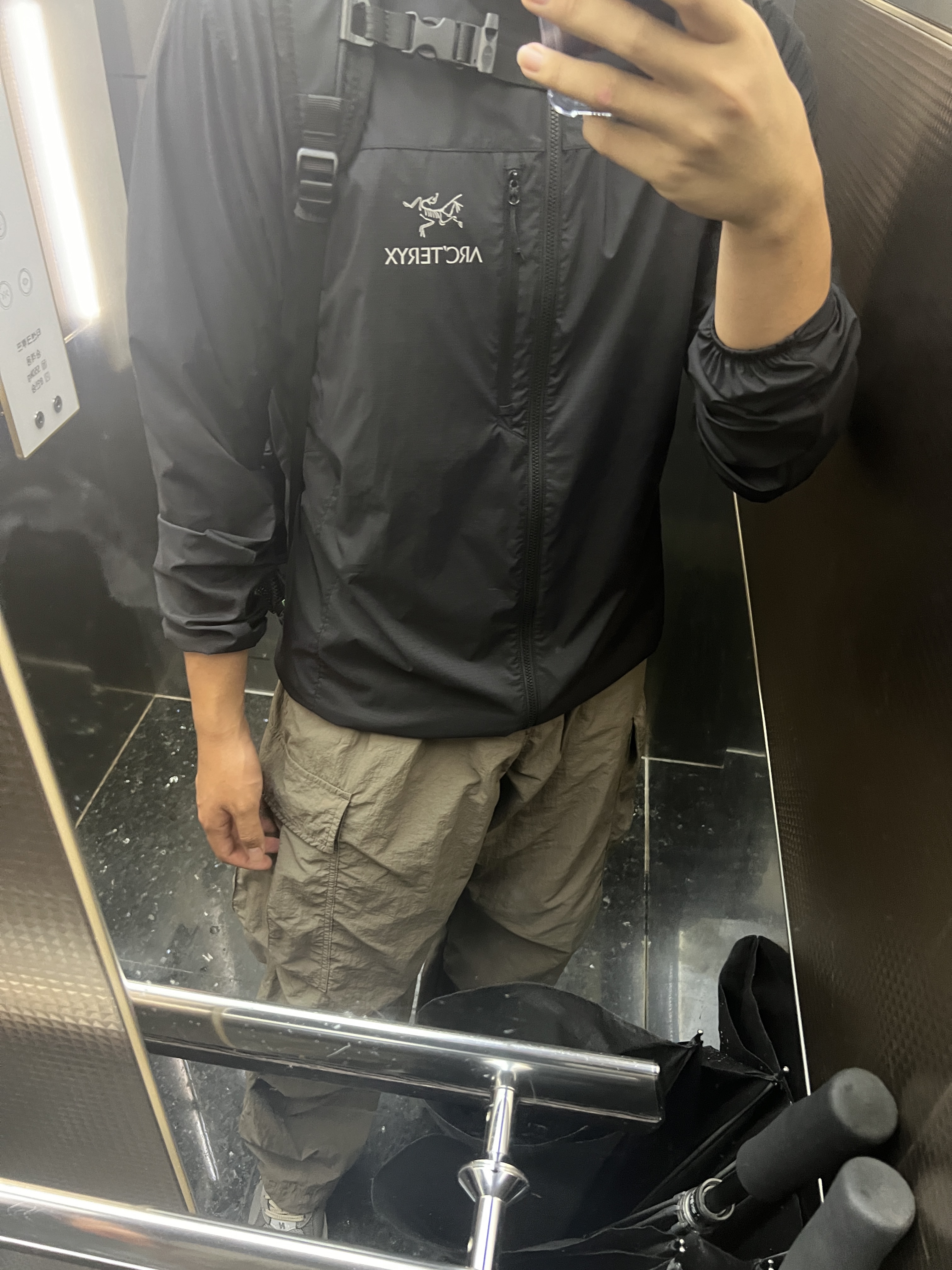 Arc'teryx Squamish Hoody Black 착용 스타일