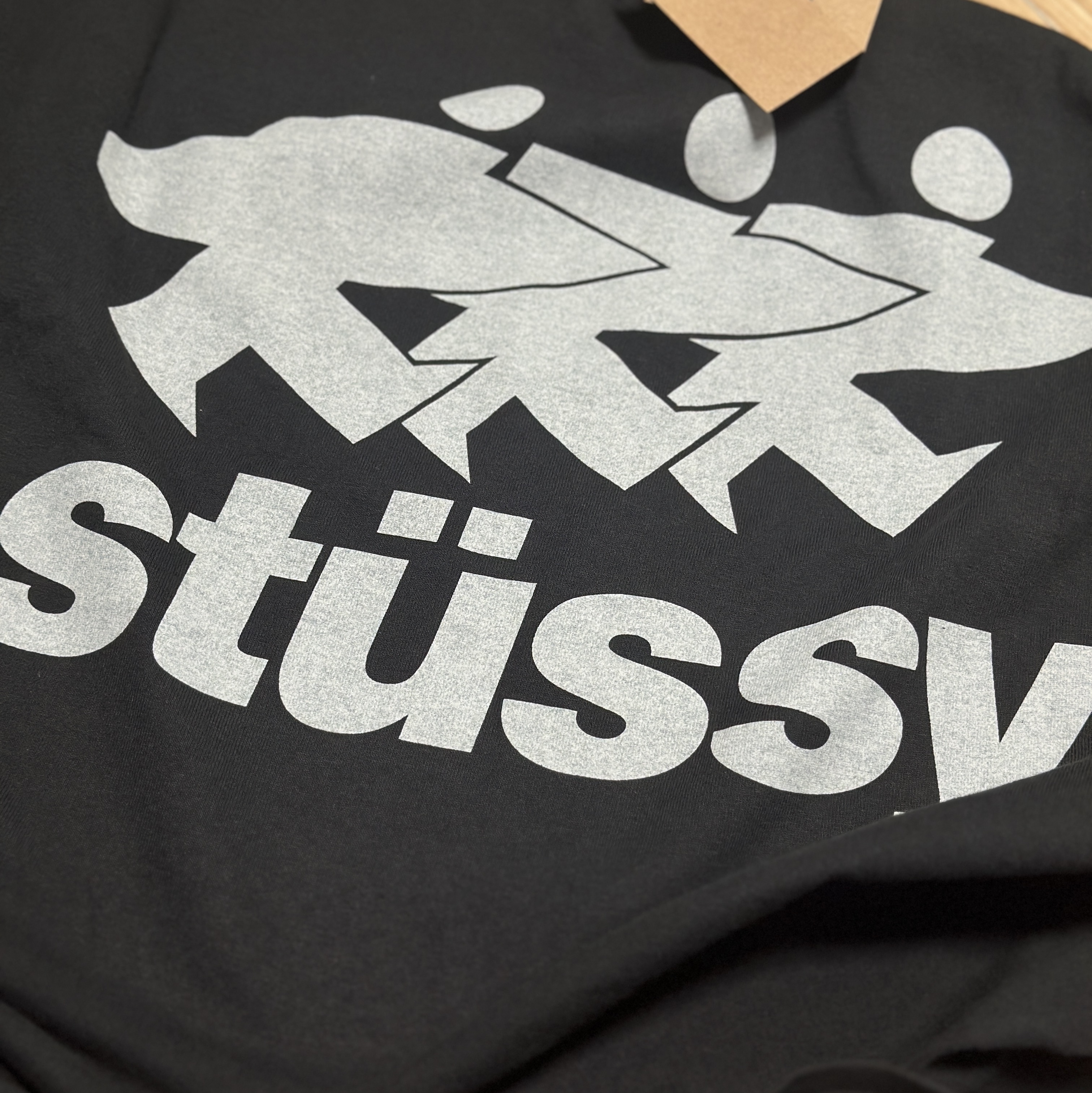 Stussy Surfwalk Pigment Dyed T-Shirt Black 착용 스타일