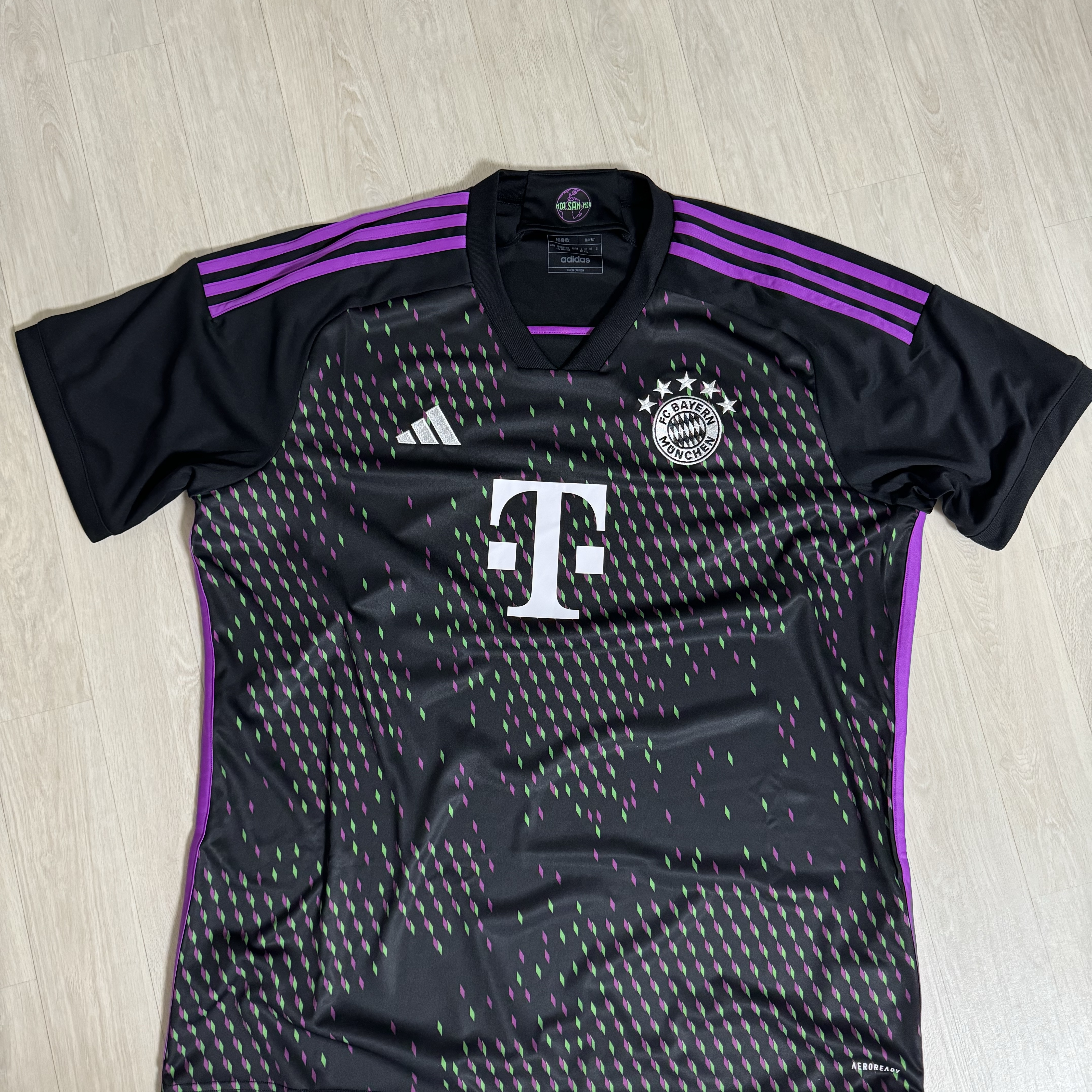 Adidas Bayern Munchen 2023/24 Away Jersey Black - KR Sizing (Non Marking Ver.) 착용 스타일