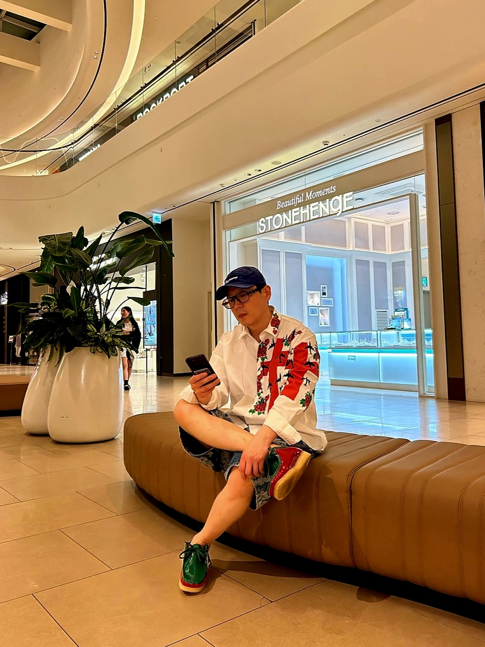 Supreme Destruction Of Purity Shirt White - 23SS, Clarks x Supreme Patent Leather Wallabee Multicolor 착용 스타일 - 1