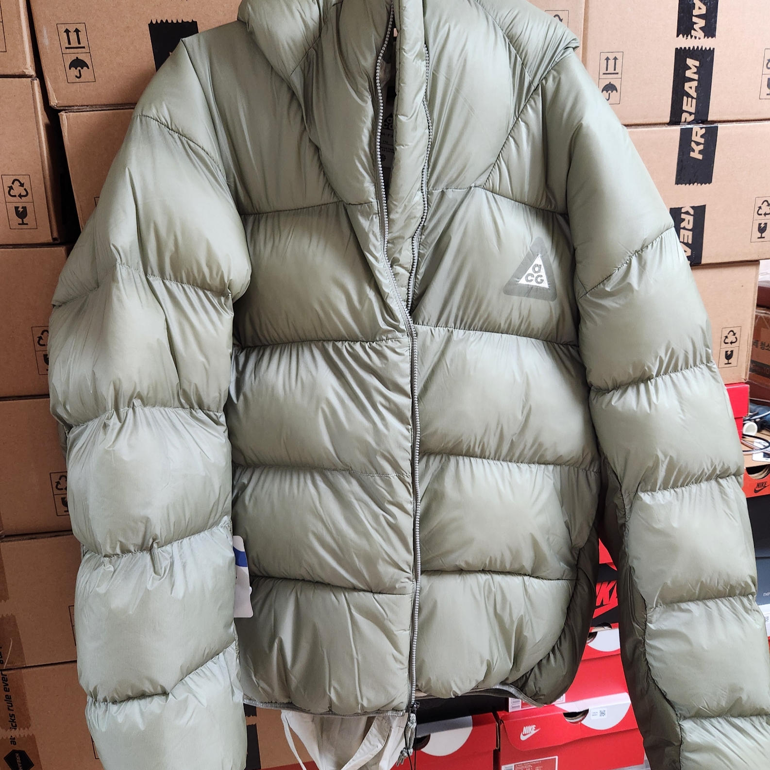 Nike ACG Therma-Fit ADV Lunar Lake Puffer Jacket Light Army - Asia 착용 스타일