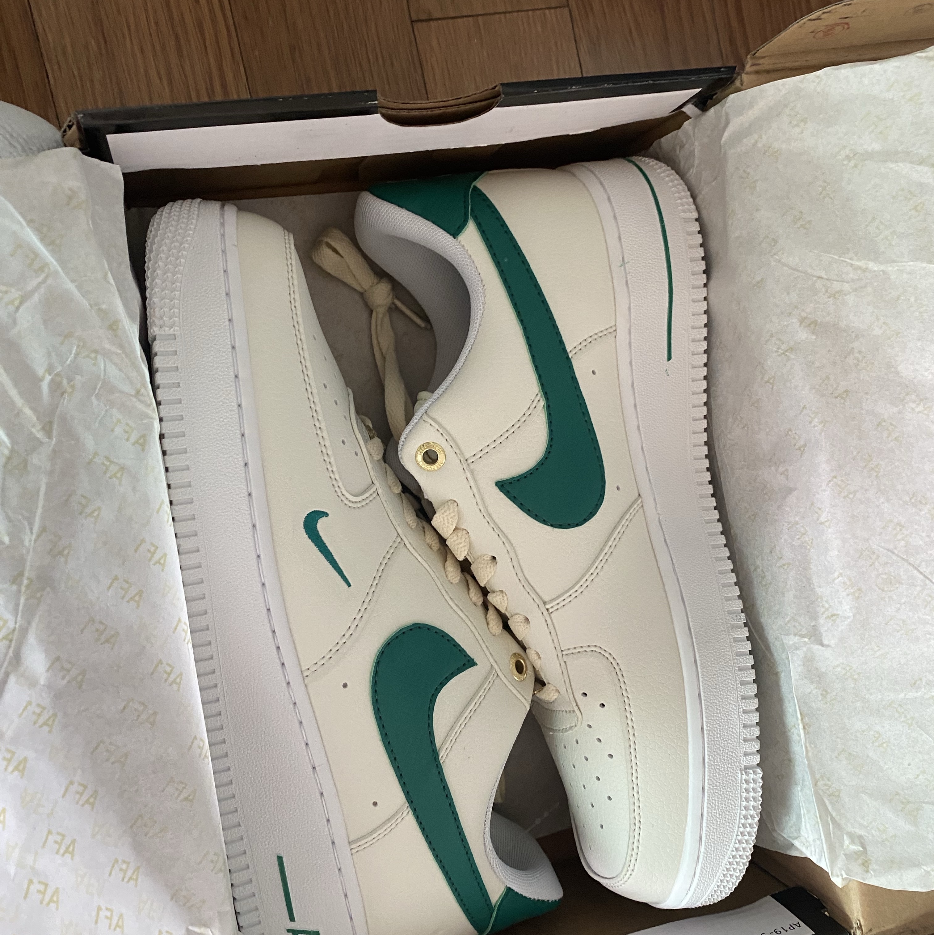 Nike Air Force 1 '07 LV8 40th Anniversary Join Forces Sail Malachite 착용 스타일 - 1