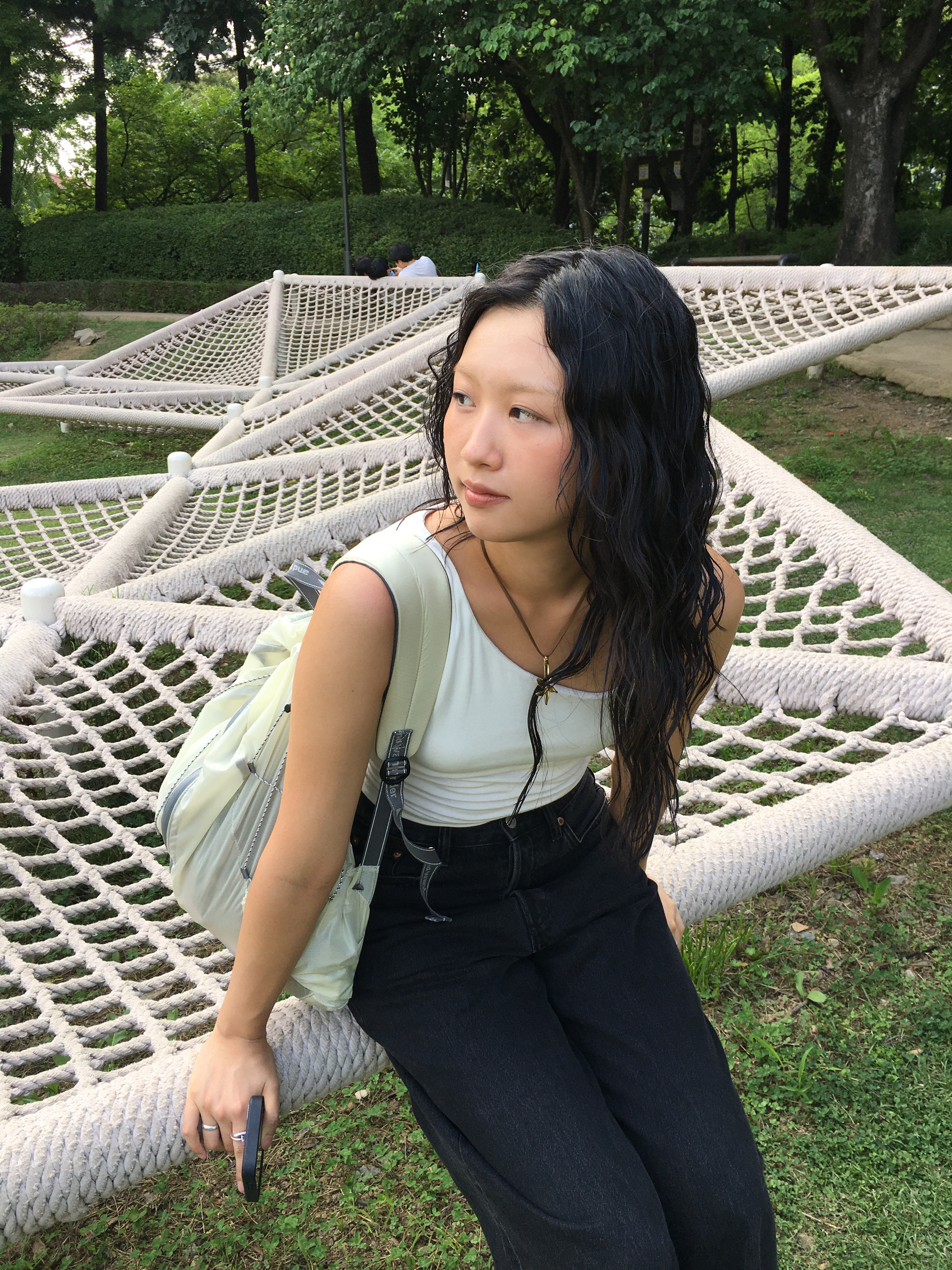 And Wander Sil Daypack Off White 착용 스타일 - 1