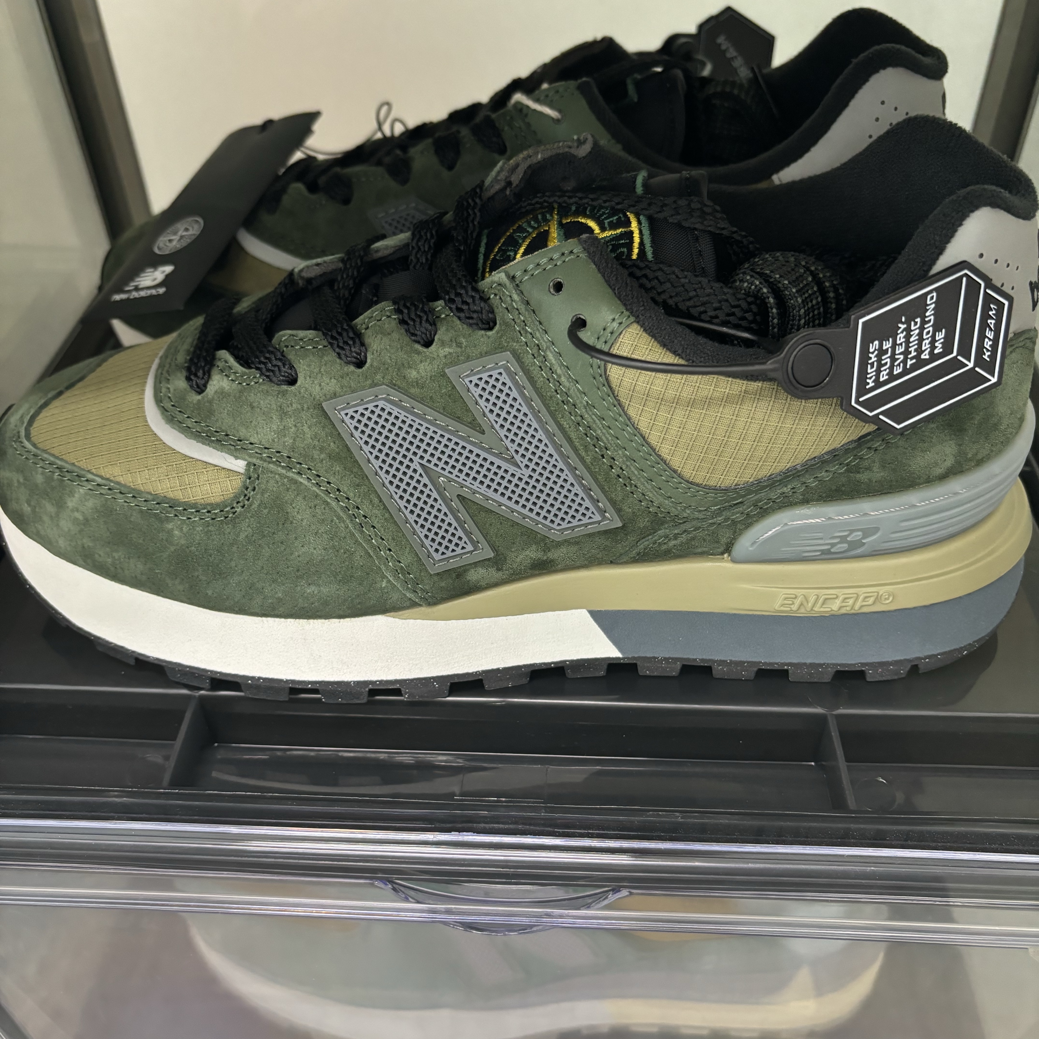 New Balance x Stone Island 574 Legacy Dark Green 착용 스타일