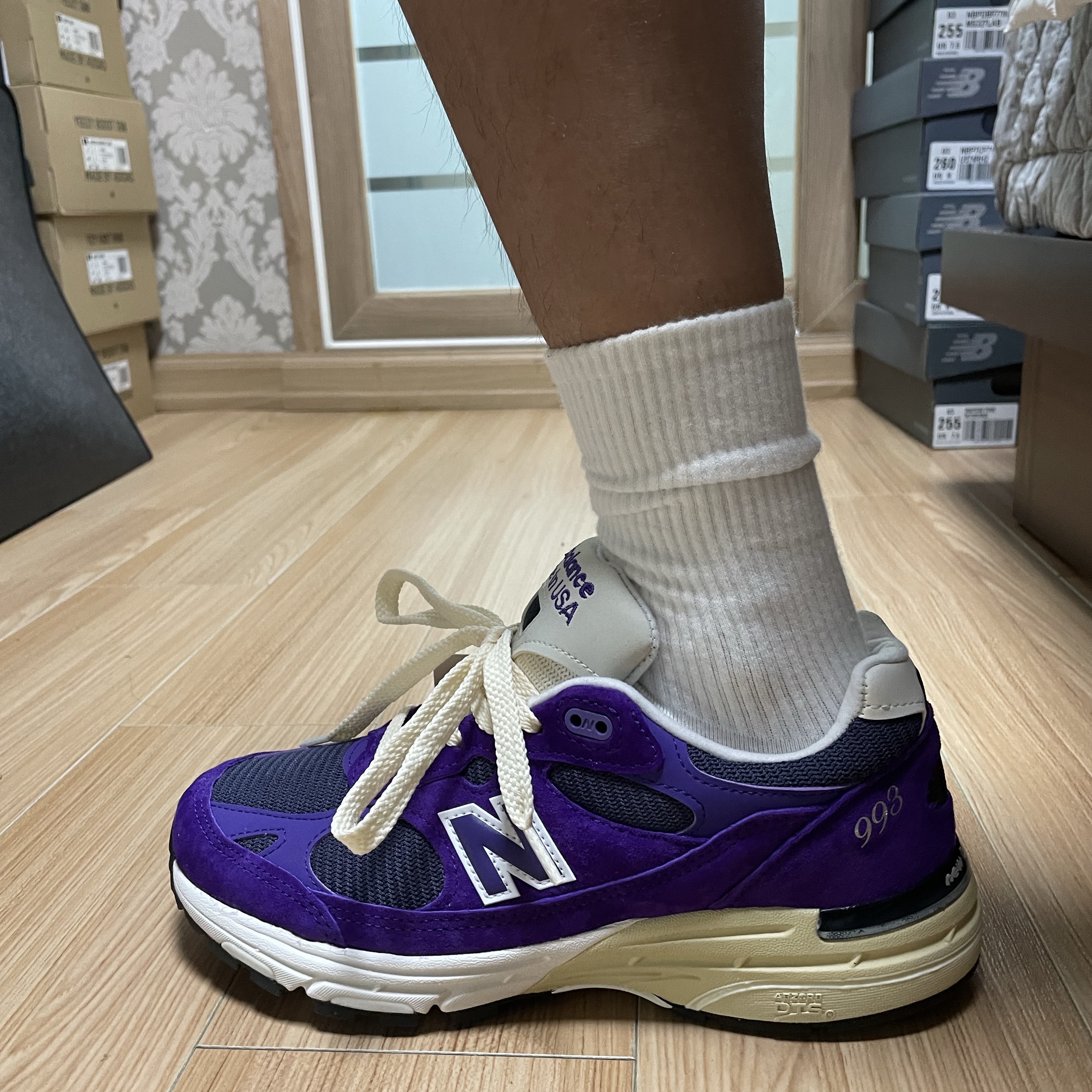 New Balance 993 Made in USA Purple Interstellar 착용 스타일
