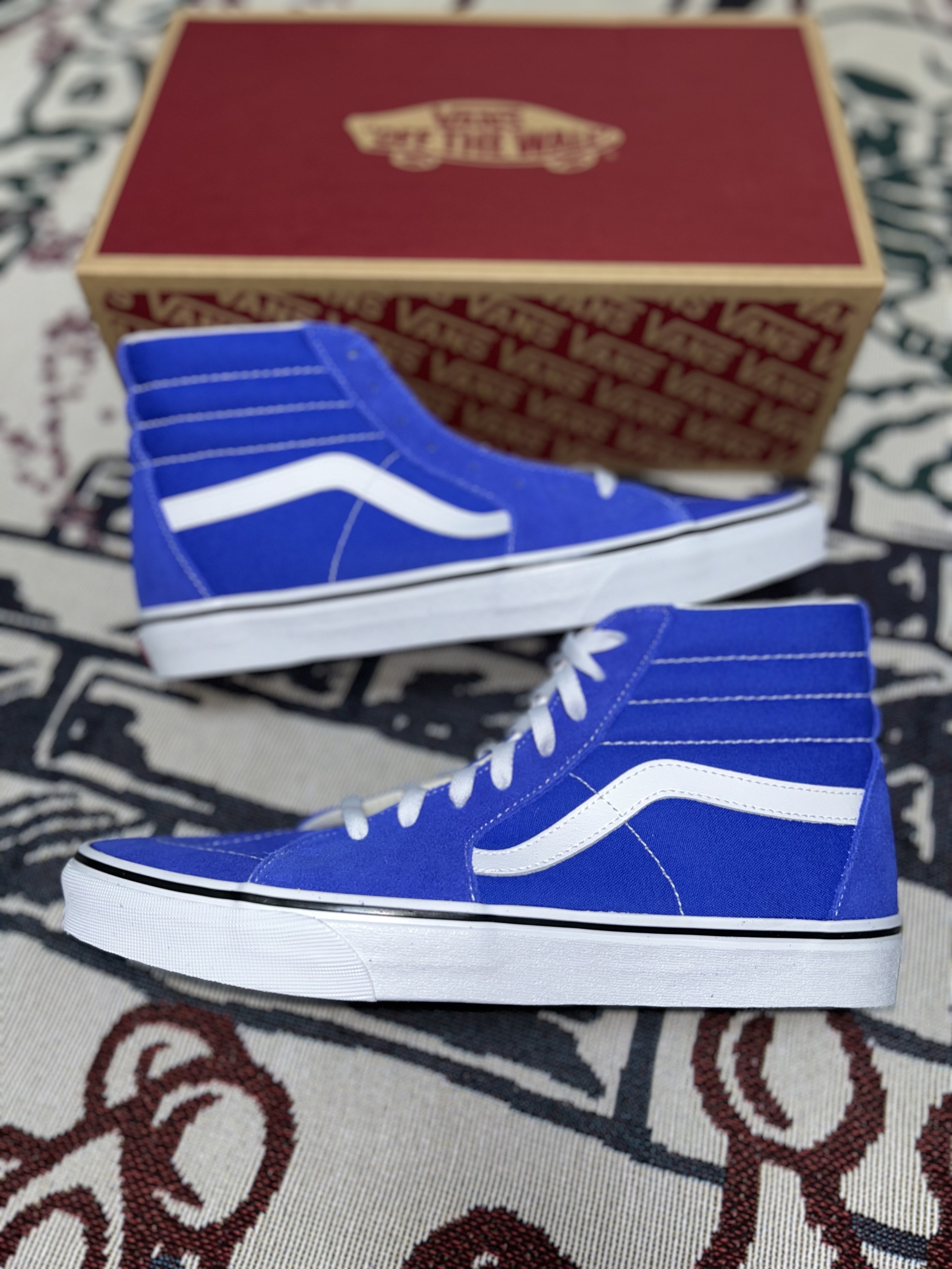 Vans Sk8-Hi Tri-tone Dazzling Blue 착용 스타일 - 1