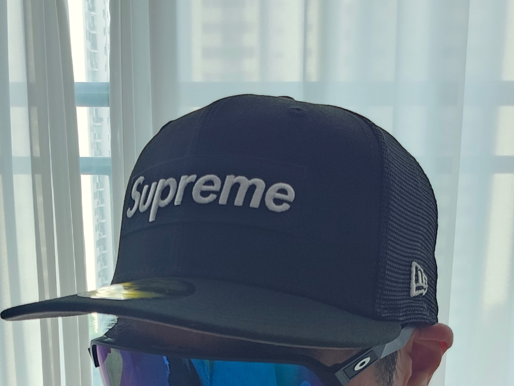 Supreme Box Logo Mesh Back New Era Black - 24SS 착용 스타일 - 5