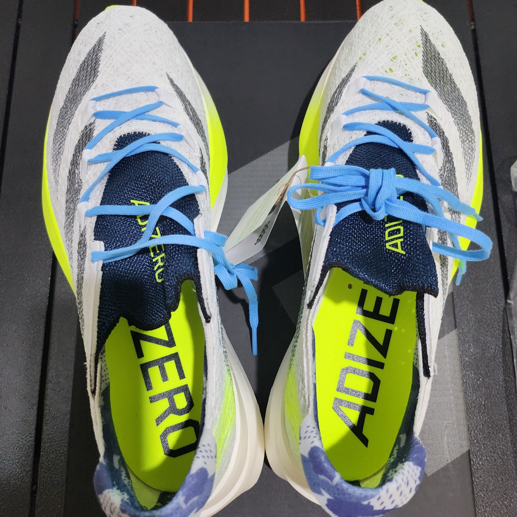 Adidas Adizero Prime X 2 Strung Cloud White Wonder Silver 착용 스타일 - 3