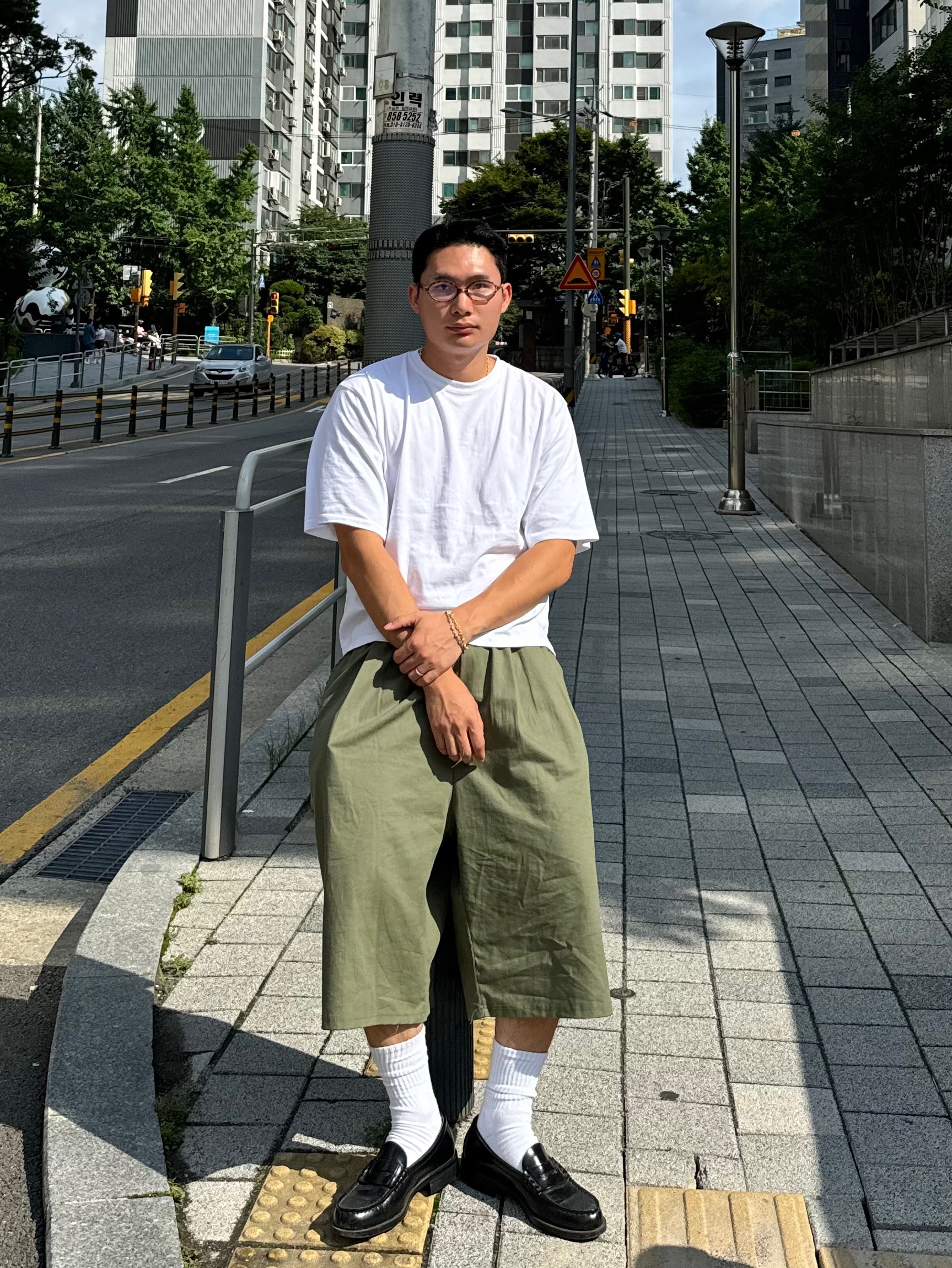 (W) Miu Miu Regard Sunglasses Blue Lenses Honey Tortoiseshell Acetate Standard fit, (W) Miu Miu Regard sunglasses Blue Lenses Honey Tortoiseshell Acetate Alternative fit 착용 스타일 - 1